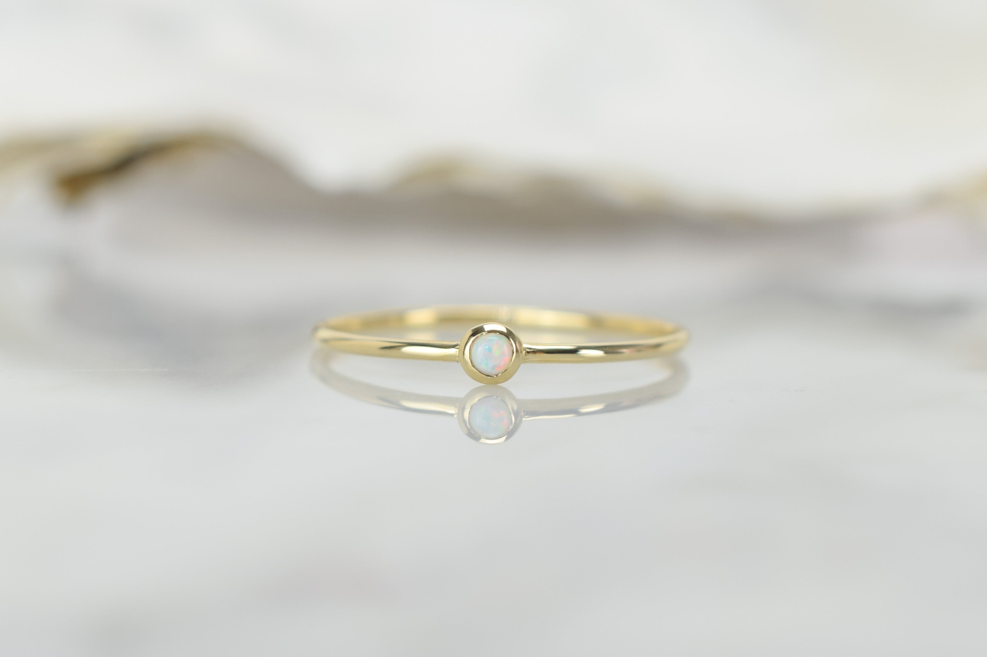 Aanschuifring goud, opaal gouden ring, 14k aanschuifring opaal