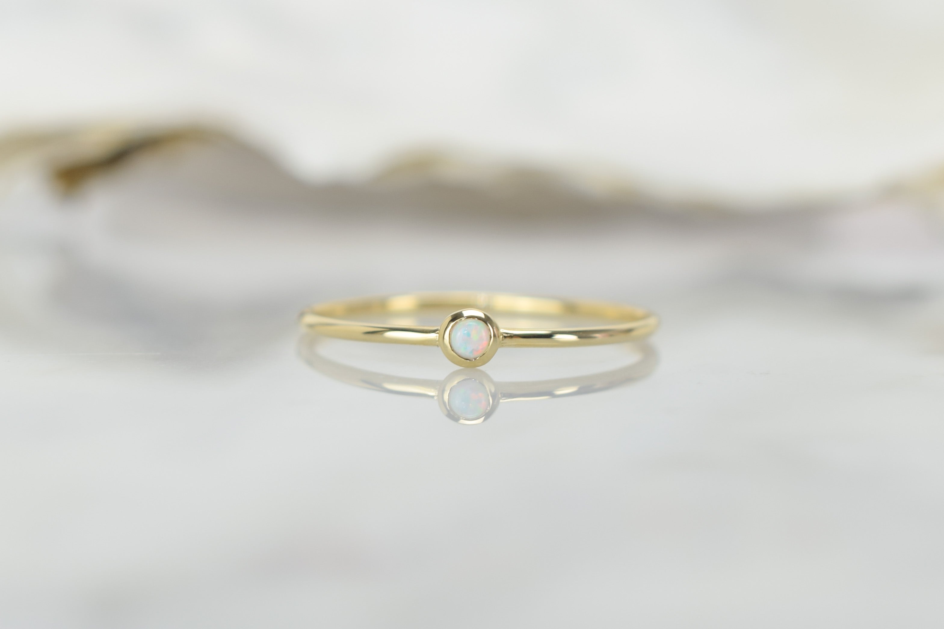 Aanschuifring goud, opaal gouden ring, 14k aanschuifring opaal