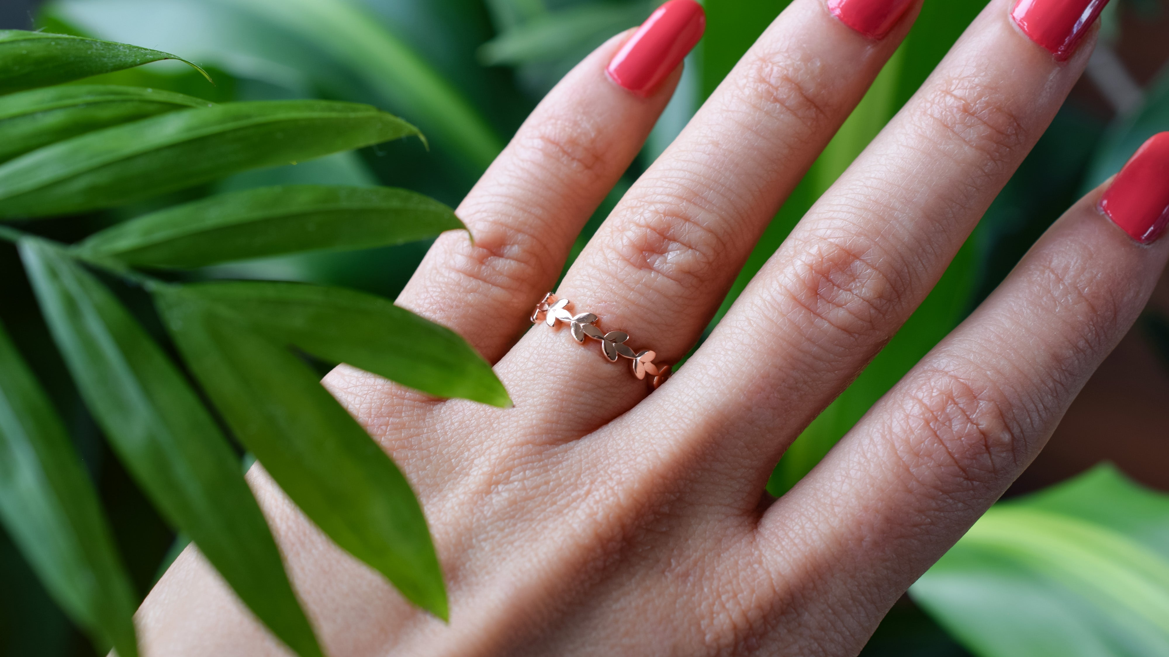 rose blaadjes ring, ring 18k rose goud, stapel ring goud, rose gouden sieraden, bemyjewels, gouden blaadjes ring, leaf ring gold