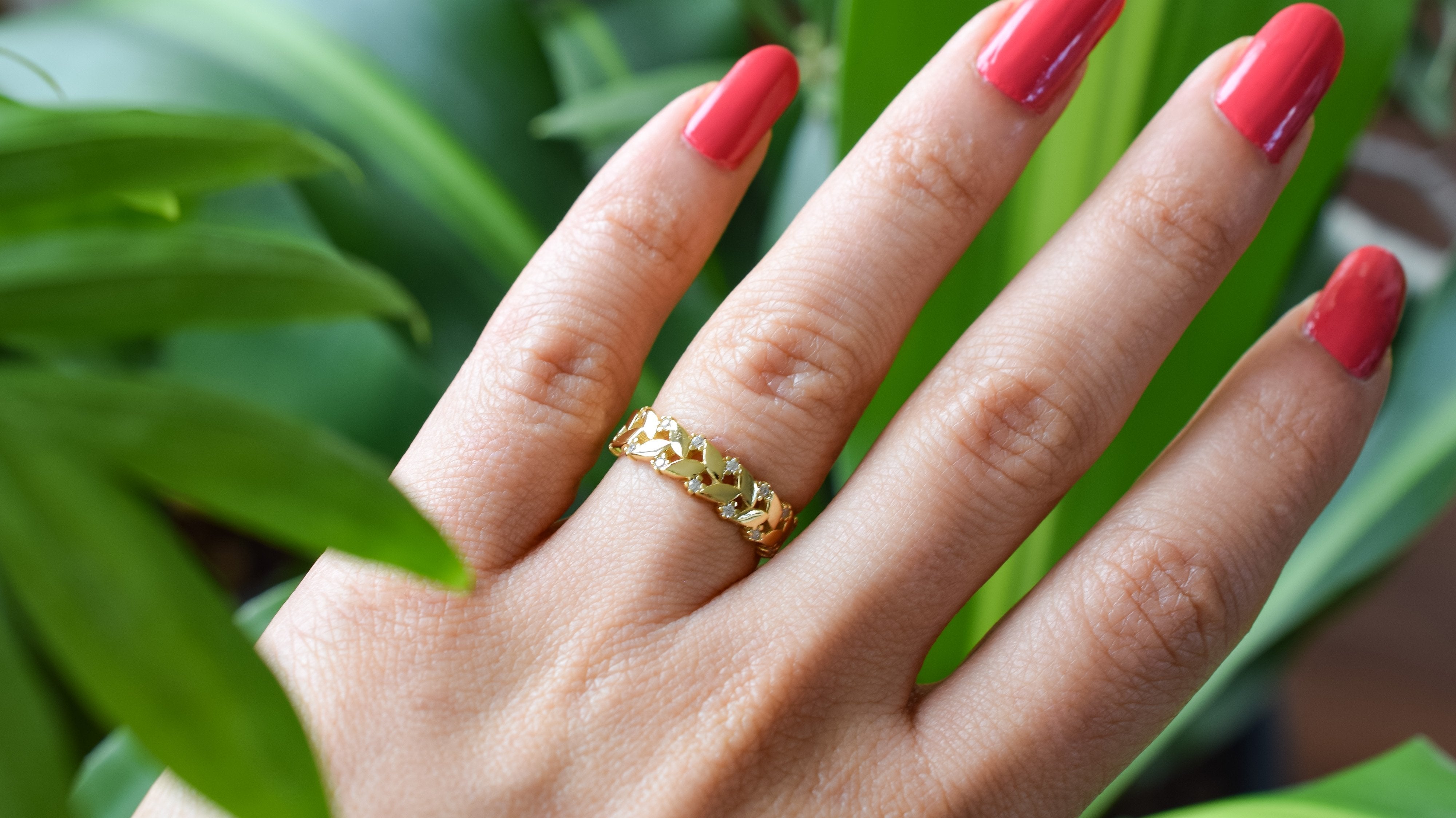 gouden statement ring, leaf ring goud, zilveren ring met blaadjes, blaadjes ring met stenen, blaadjes ring rose goud, gouden ring met blaadjes en stenen