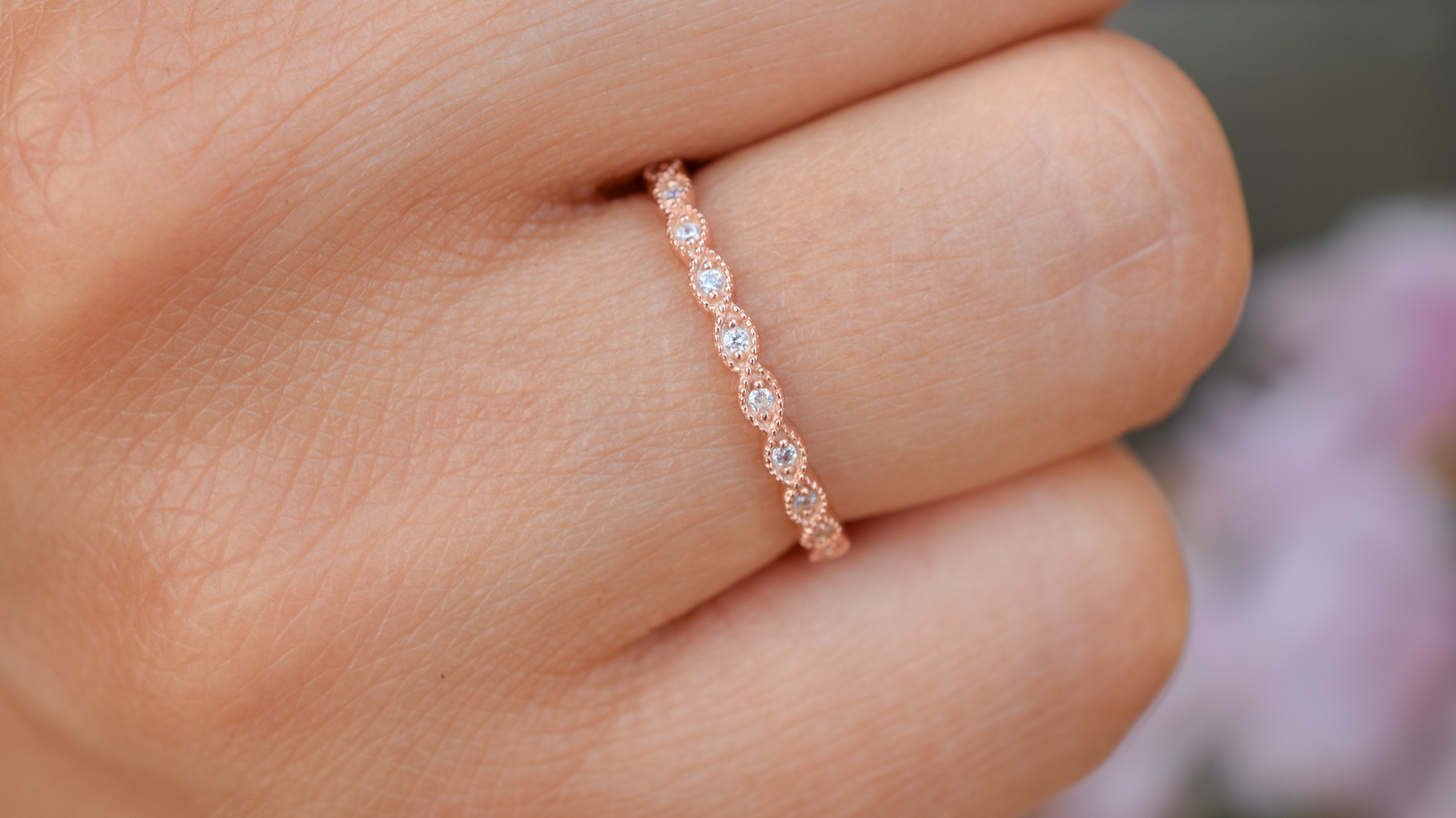 aanschuifring goud, rosegouden aanschuifring, zilveren ring met stenen, sierlijke ring, stapelring zilver, zilveren ring met stenen