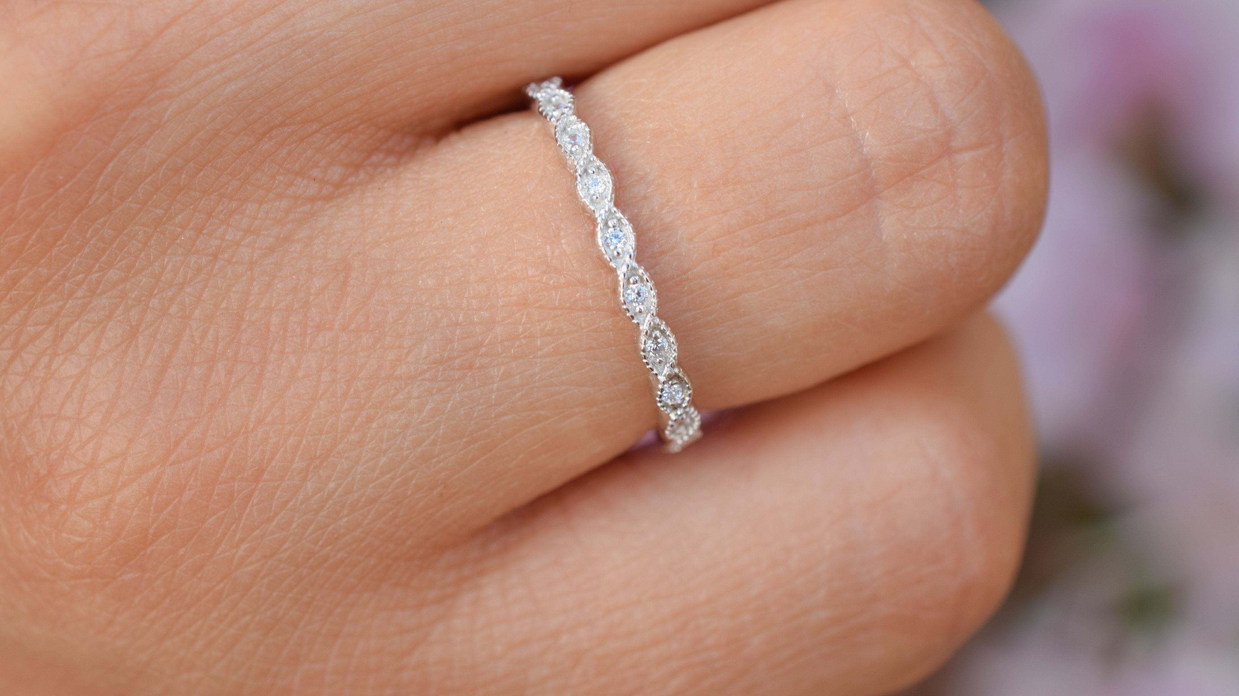 aanschuifring goud, rosegouden aanschuifring, zilveren ring met stenen, sierlijke ring, stapelring zilver, zilveren ring met stenen