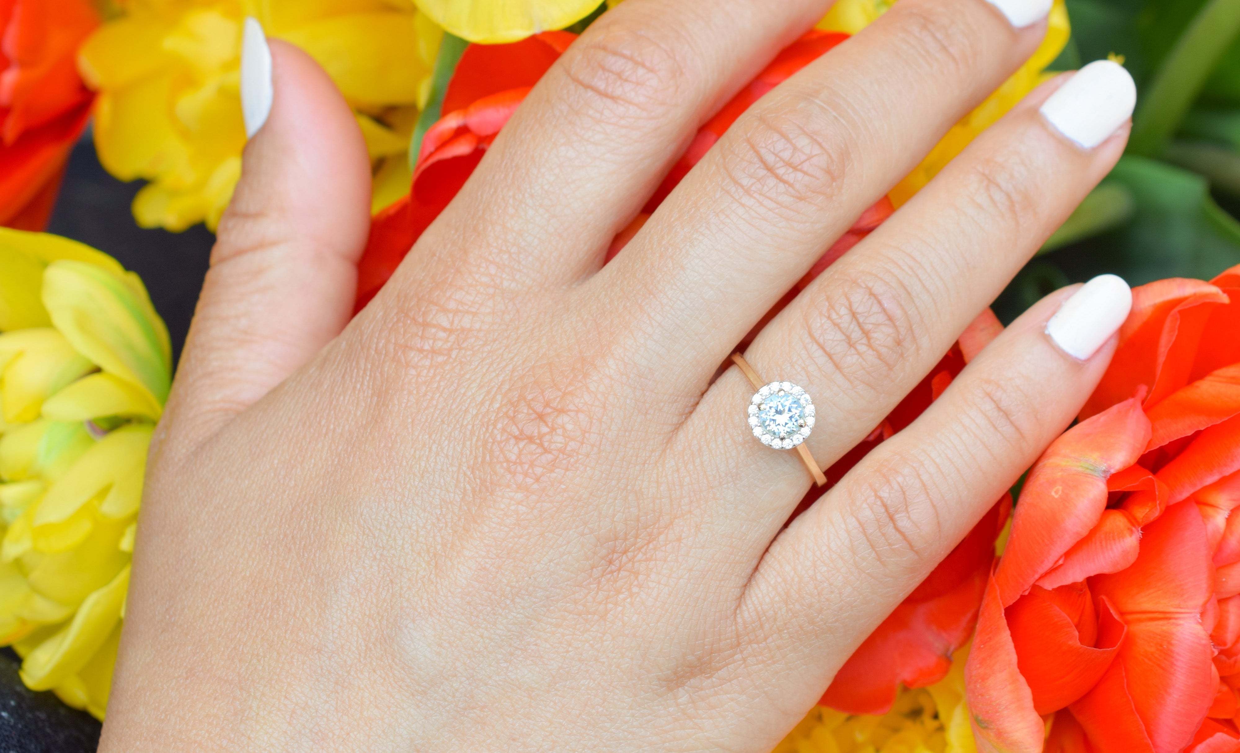 14k swarovski ring, swarovski goud, swarovski topaas ring, ring birthstone, november geboortesteen, ronde topaas ring, 14k gouden ring, 14k ronde blauwe steen ring