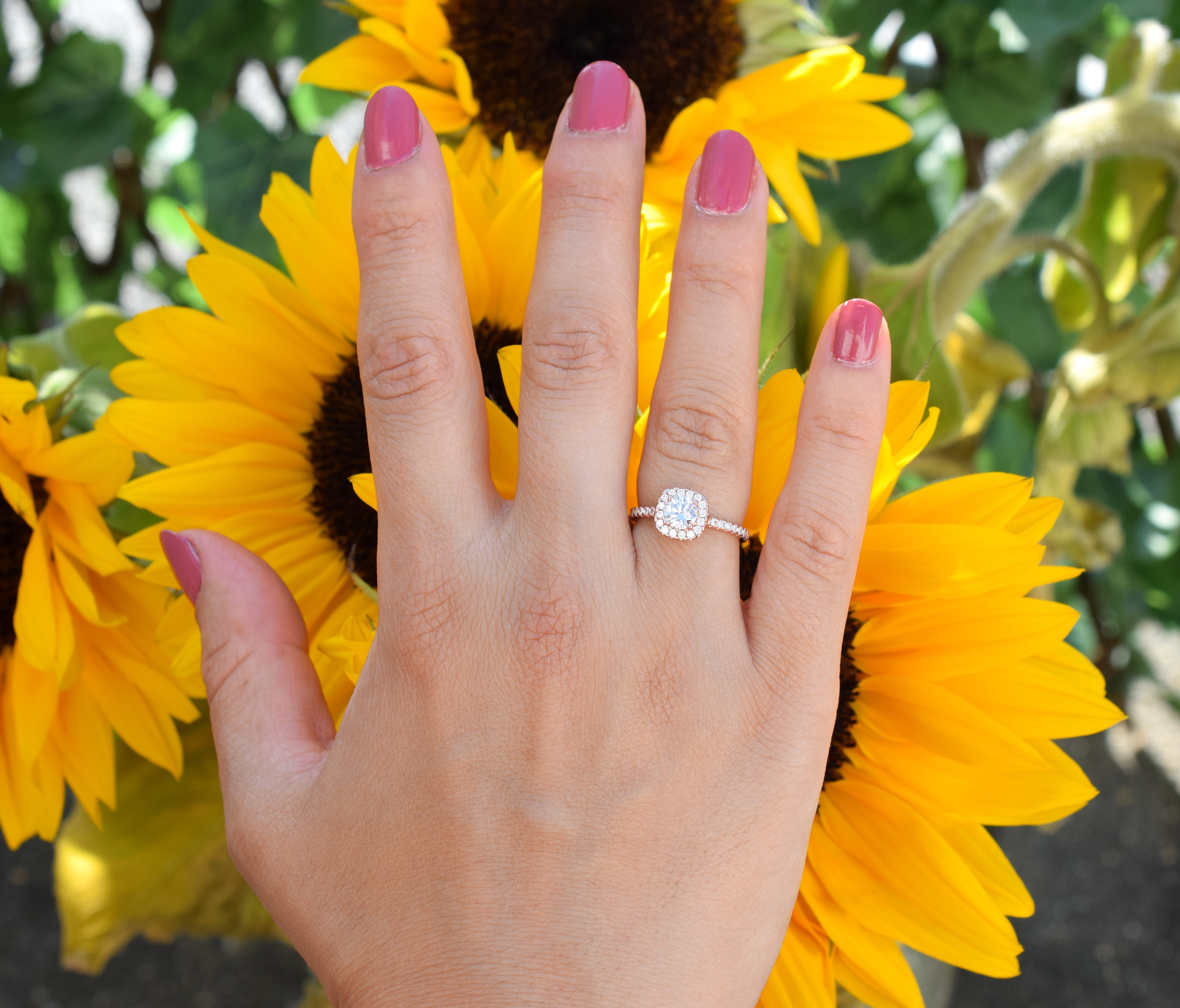 verlovingsring goud, gouden verlovingsring, zilveren verlovingsring, rosegouden verlovingsring, ring met stenen, solitaire zilveren ring met solitaire steen, vierkante ring, zilveren vierkante ring, gouden vierkante ring