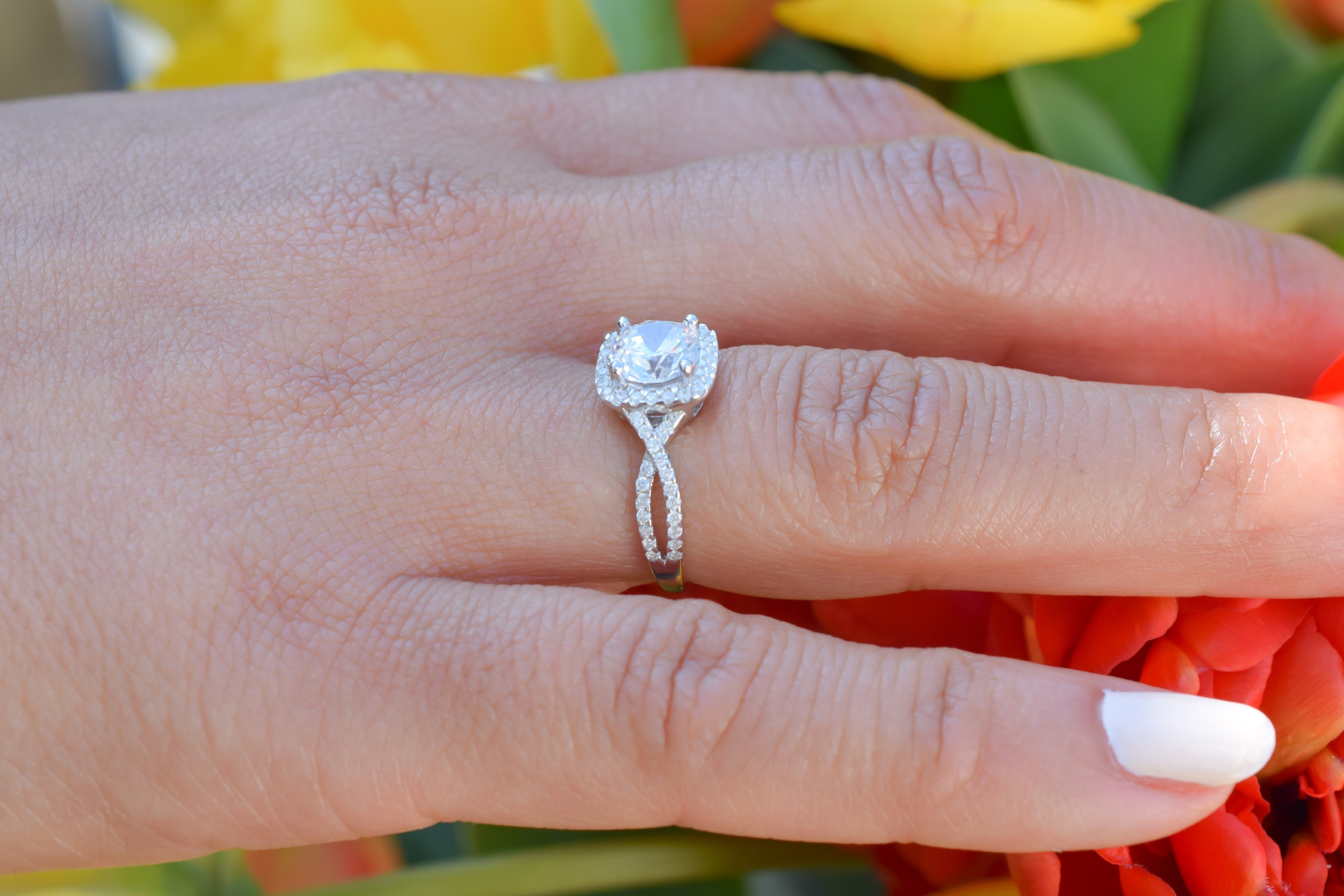 gouden ring, viekante gouden ringm infinity ring, verlovingsring, bemyjewels, vierkante grote steen ring, twisted ring goud, unieke verlovingsring, vierkante zilveren ring, ring met vierkante steen, ring met dubbele band, ring met stenen rosegoud, ring met stenen zilver