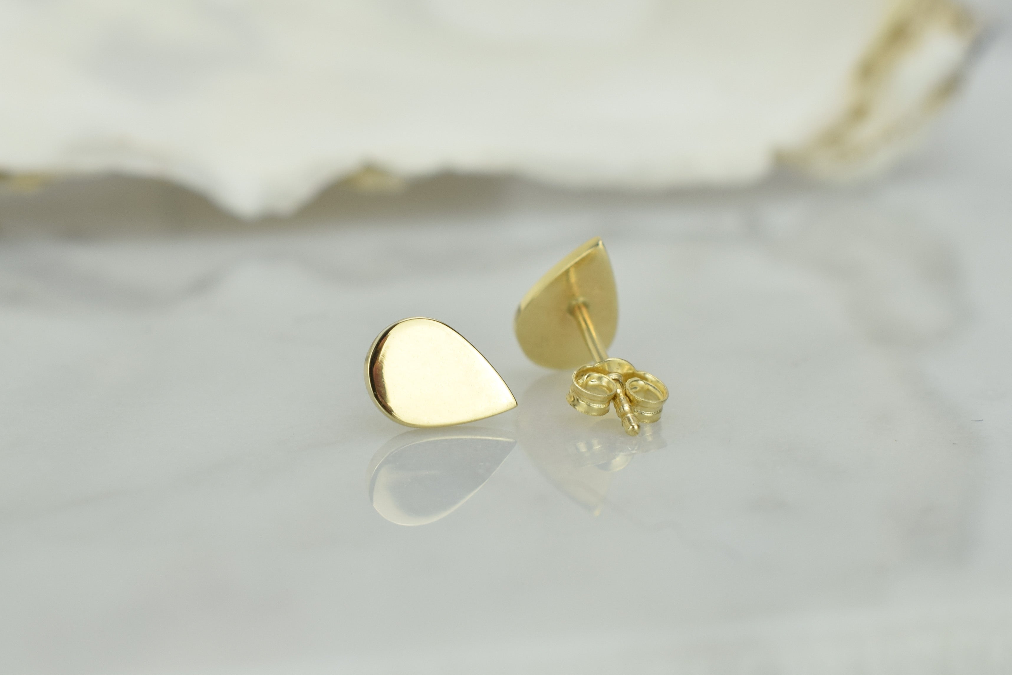 14 karaat goud oorknoppen, oorknoppen 14k druppelvormige, kleine oorbellen voor dames, traanvormige oorbellen