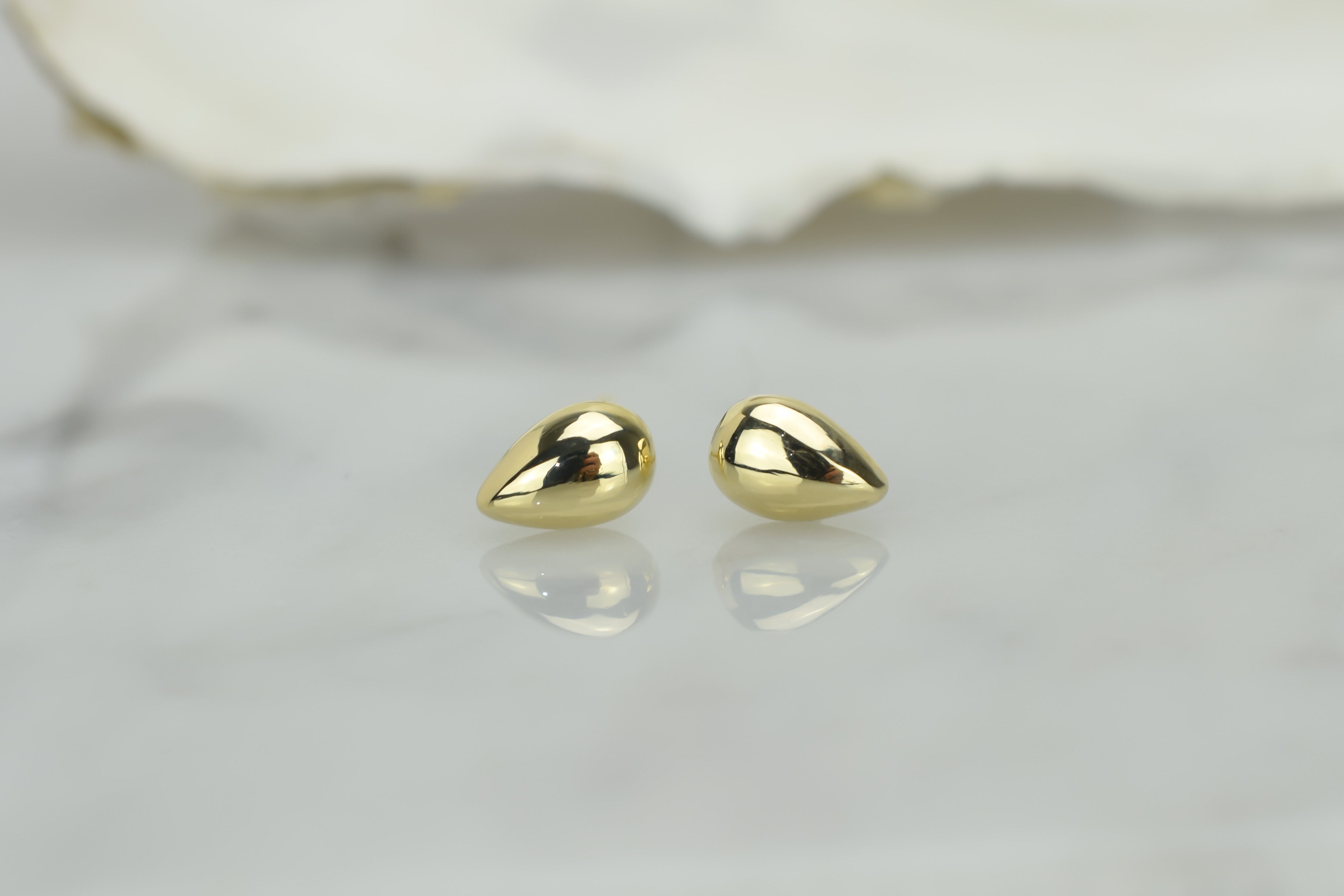 14 karaat goud oorknoppen, oorknoppen 14k druppelvormige, kleine oorbellen voor dames, traanvormige oorbellen