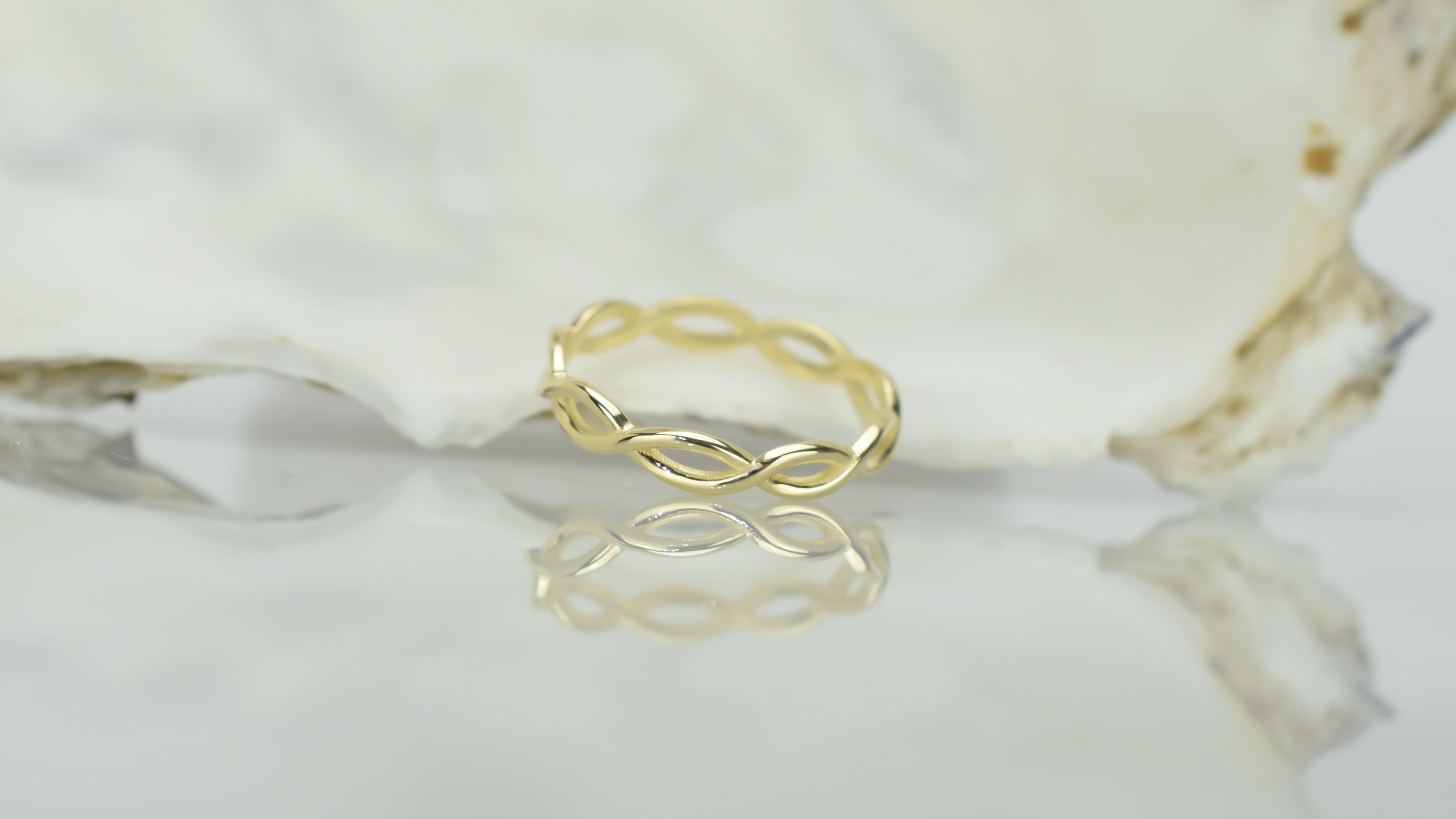 14k stapel ring, celtic ring 14k, twisted gouden ring, simpele ring 14k goud, dames ring goud, 14 karaat gouden ring, stapel vrouwen ring, keltische ring goud, aanschuiring goud, unieke gouden ring