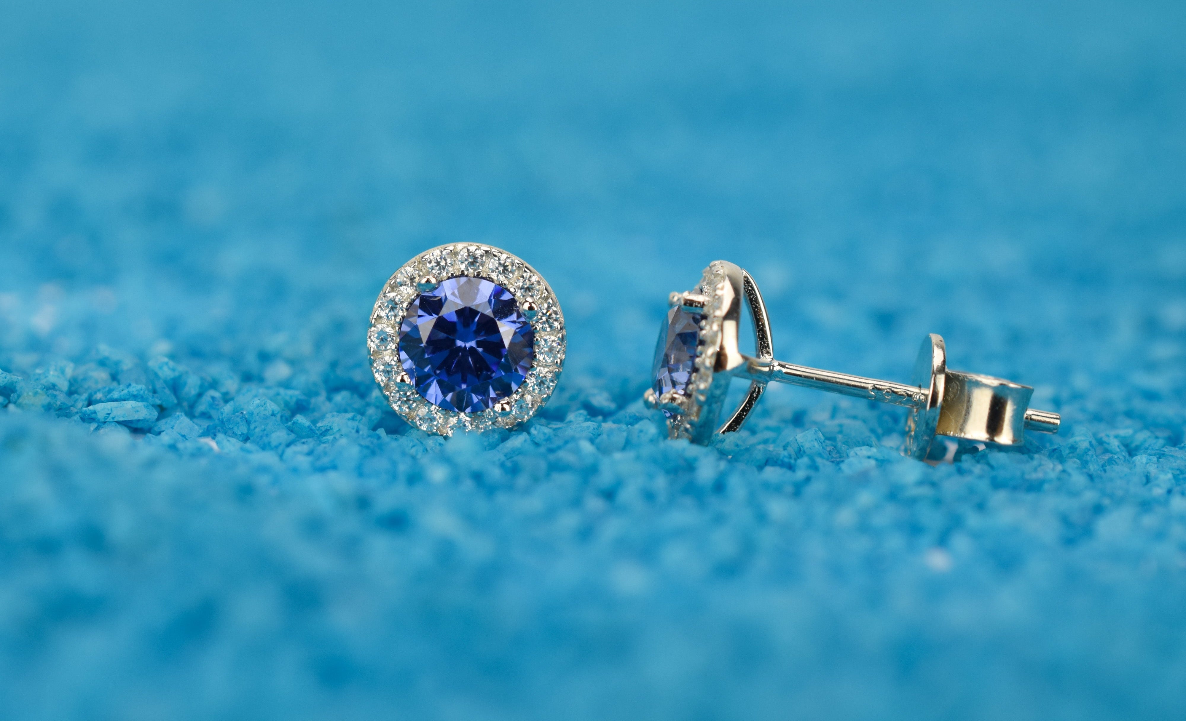 Tanaziet oorbellen, blauwe tanaziet oorknoppen, gouden tanaziet oorknoppen, oorbellen birthstone, geboortestenen oorbellen, blauwe oorbellen, blauwe oorbellen tanaziet, paarse oorbellen, violette oorbellen, roze gouden oorbellen blauw, zilveren birthstone sieraden