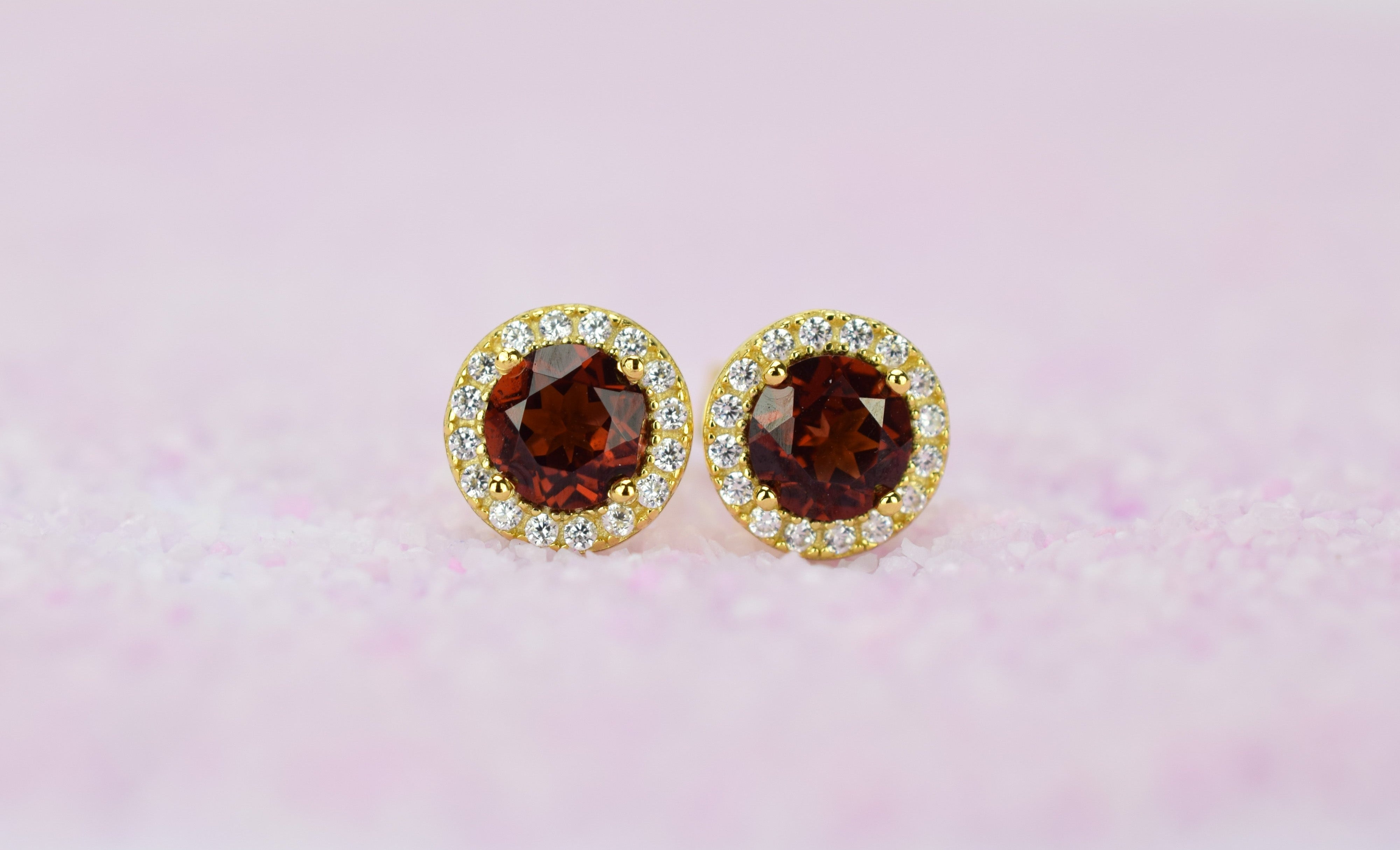 Granaat oorbellen, Granaat geboorte stenen, Granaat zilveren oorbellen, birthstone oorbellen, geboortesteen oorbellen, januari stenen, zilveren geboorte stenen, geboorte stenen sieraden, birthstone stenen