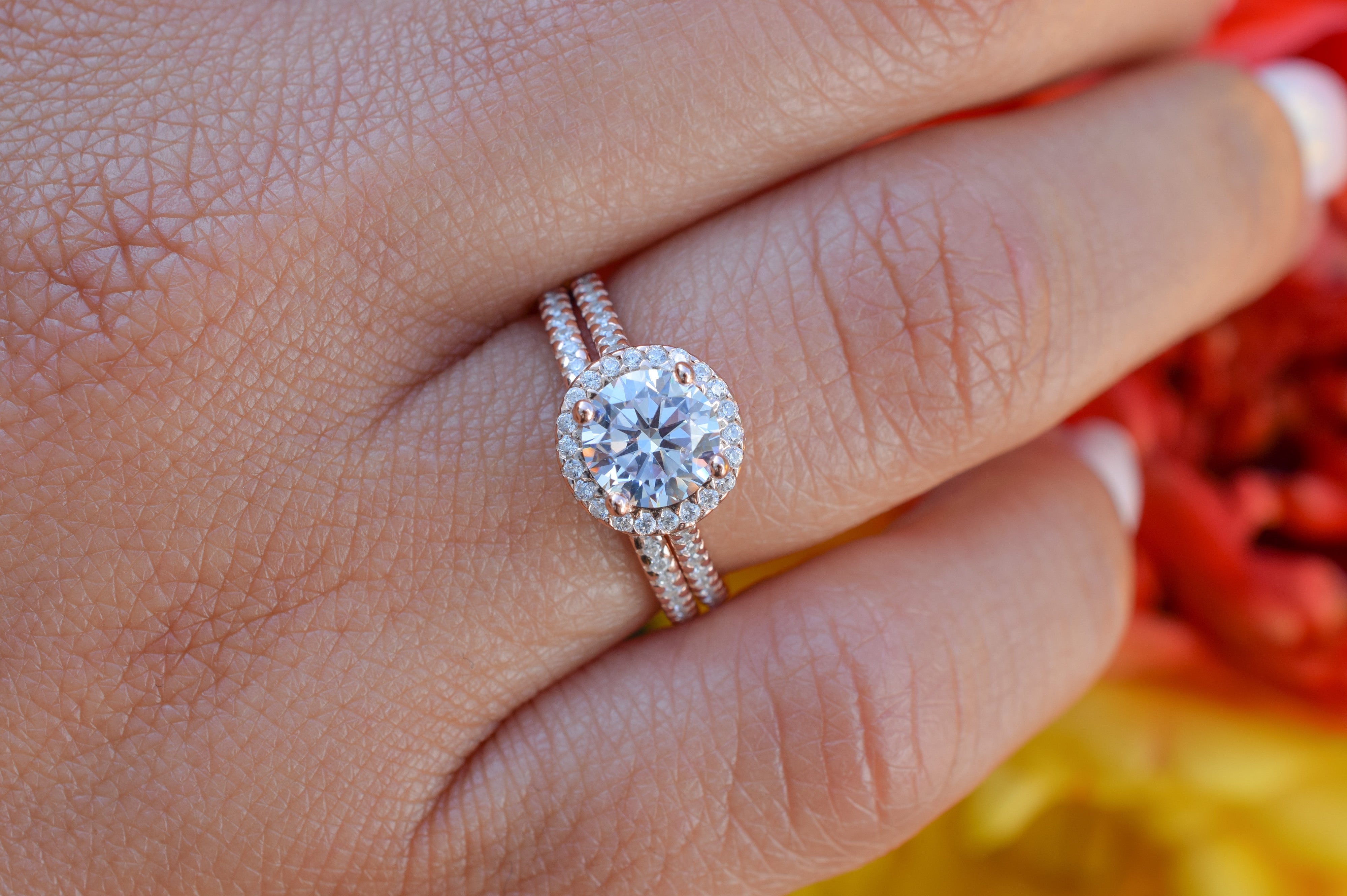 verlovingsring goud, gouden verlovingsring, zilveren verlovingsring, rosegouden verlovingsring, ring met stenen, solitaire zilveren ring met solitaire steen, vierkante ring, zilveren vierkante ring, gouden vierkante ring, ringenset goud, zilveren ringenset solitaire, Ringset