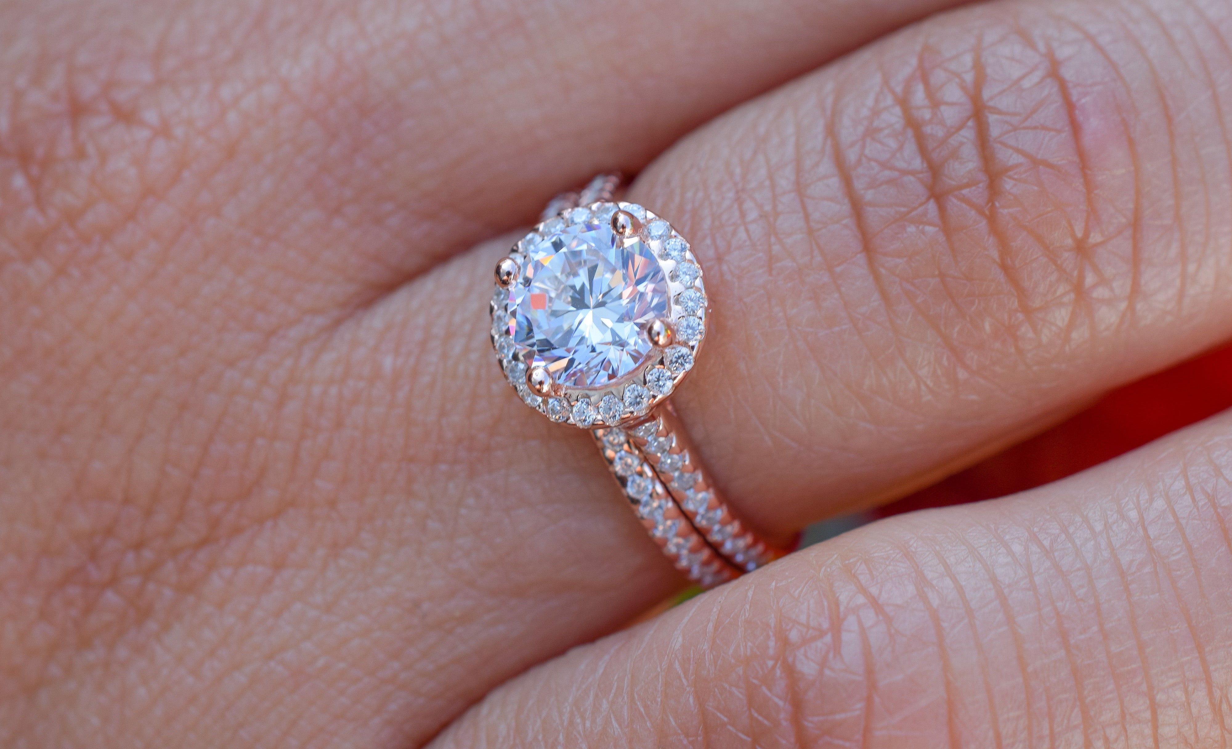 verlovingsring goud, gouden verlovingsring, zilveren verlovingsring, rosegouden verlovingsring, ring met stenen, solitaire zilveren ring met solitaire steen, vierkante ring, zilveren vierkante ring, gouden vierkante ring, ringenset goud, zilveren ringenset solitaire, Ringset