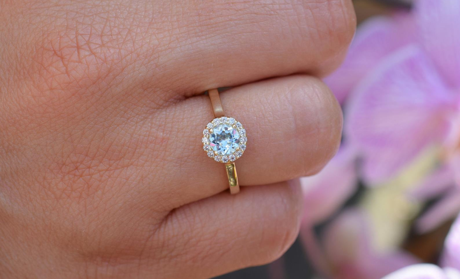blauwe topaas ring, 18k gouden topaas ring, verlovingsring, halo ring, halo topaas ring,