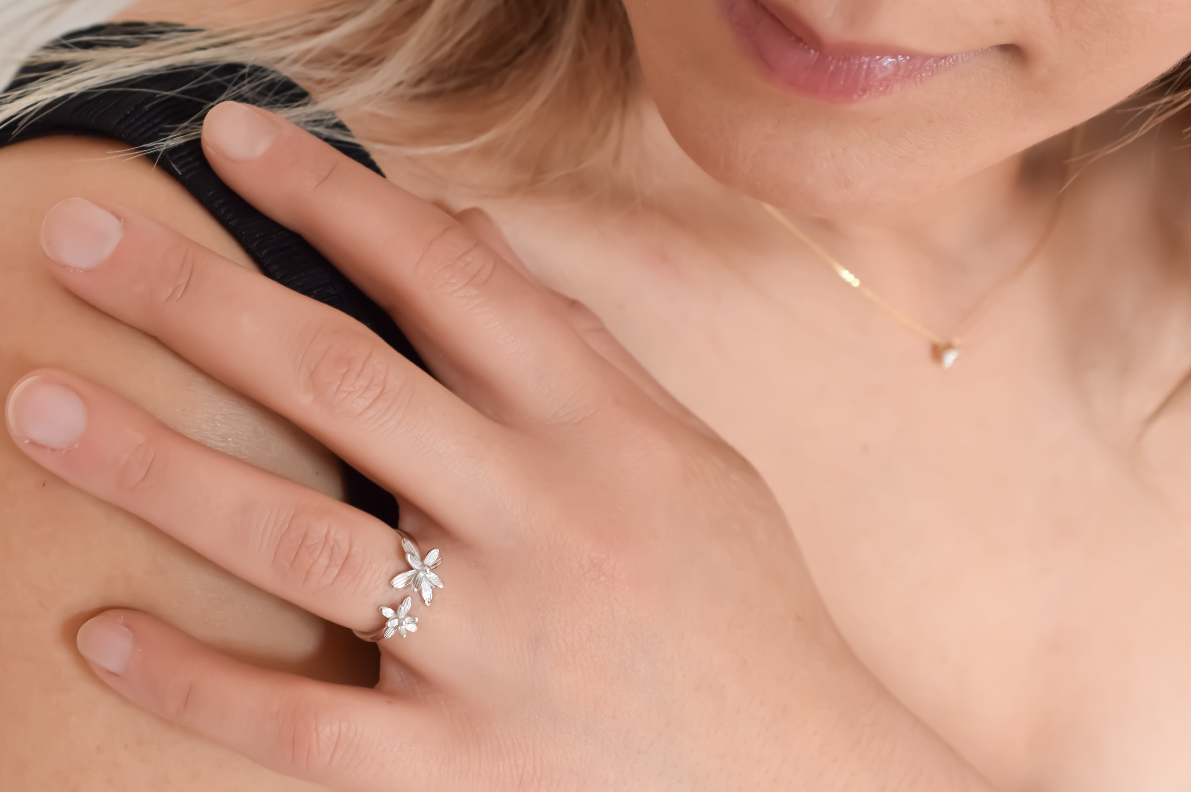 Bloemenring zilver, zilveren ring met bloemen, 2 bloemen open ringen, ring zilver met twee bloemen