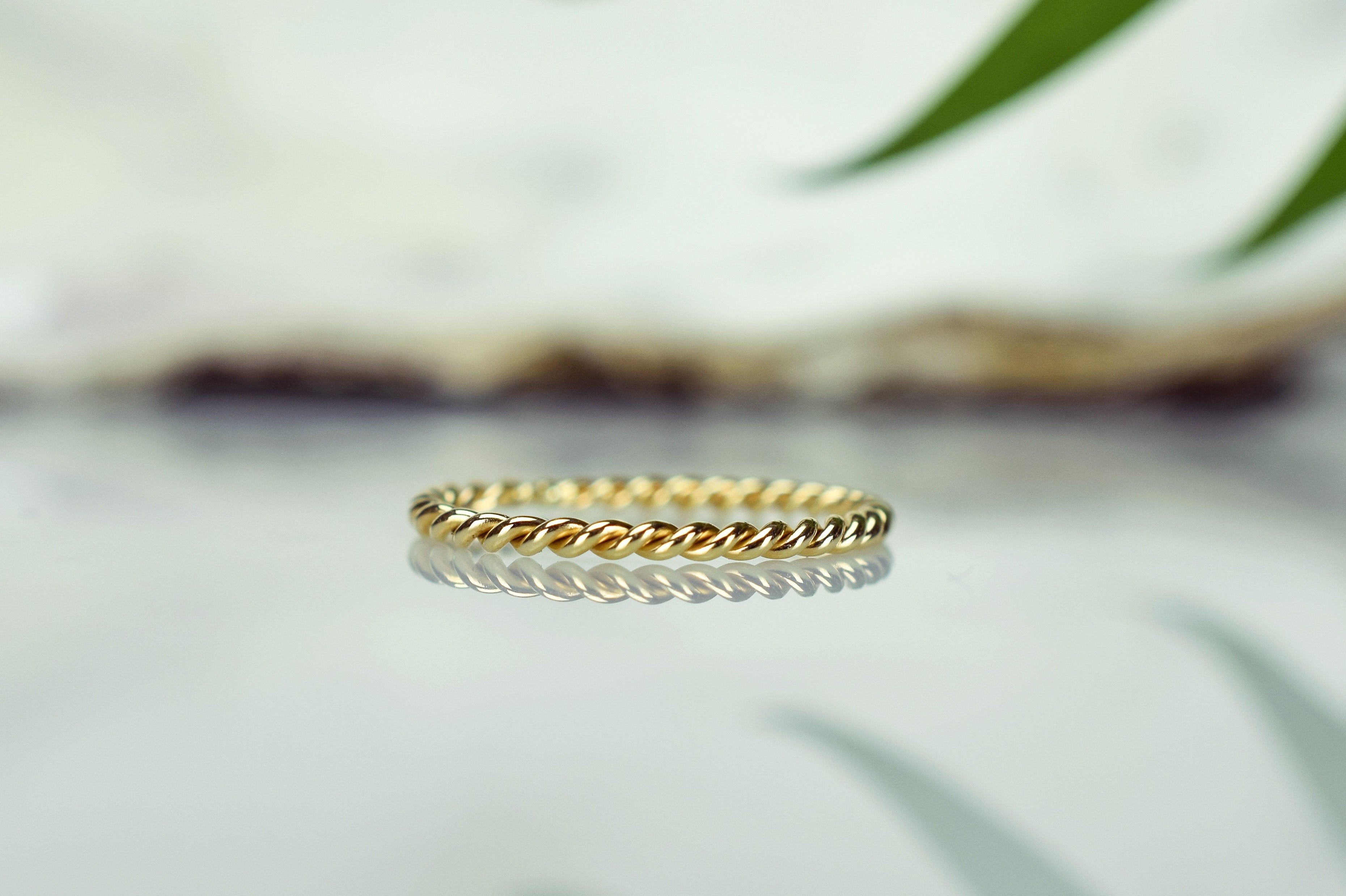 Twistend ring 14k Goud, twisted ringen, aanschuif ringen, vlecht ringen goud, gedraaide ringen 14k, gouden ring, stacking ring, 14k aanschuif ring