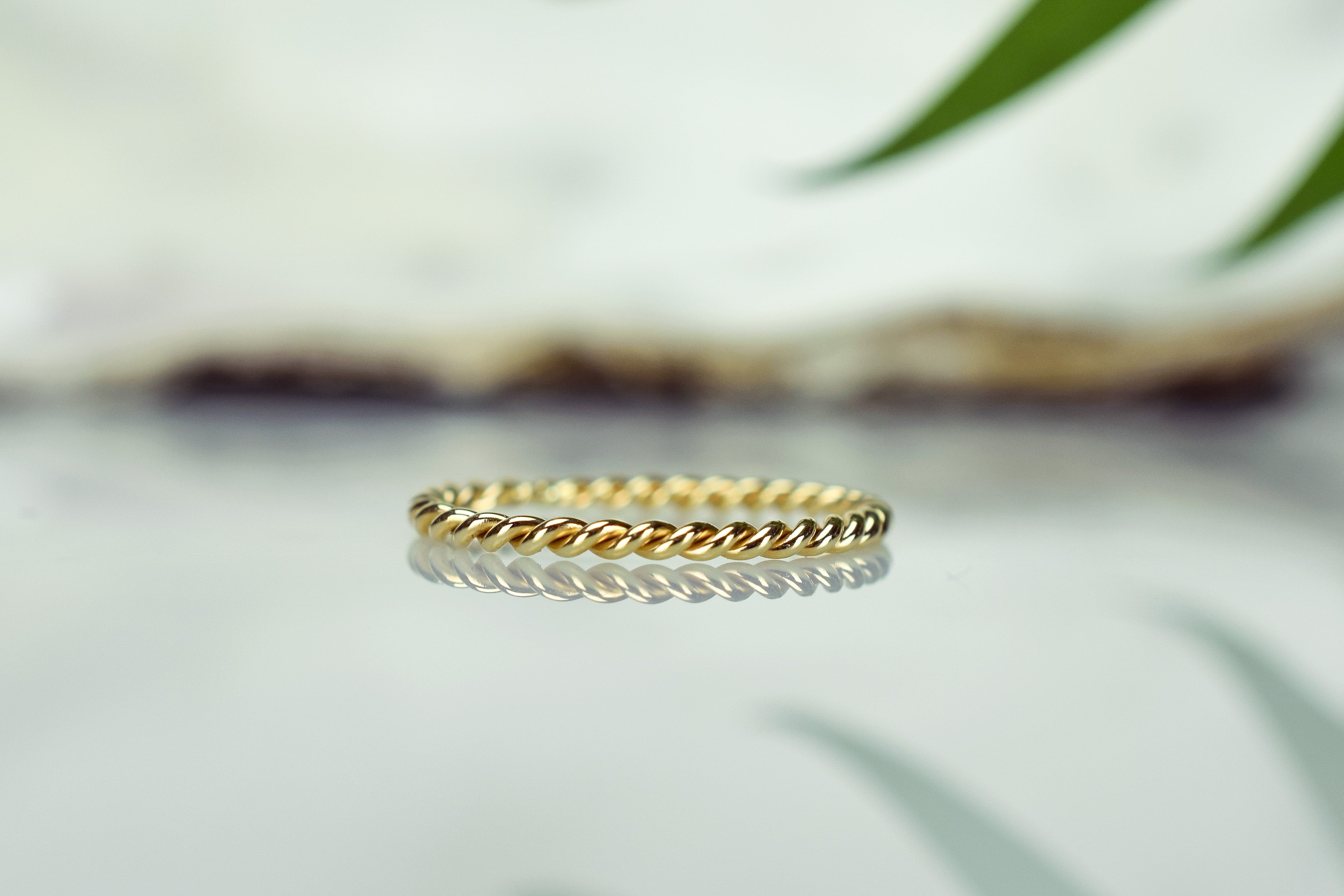Twistend ring 14k Goud, twisted ringen, aanschuif ringen, vlecht ringen goud, gedraaide ringen 14k, gouden ring, stacking ring, 14k aanschuif ring