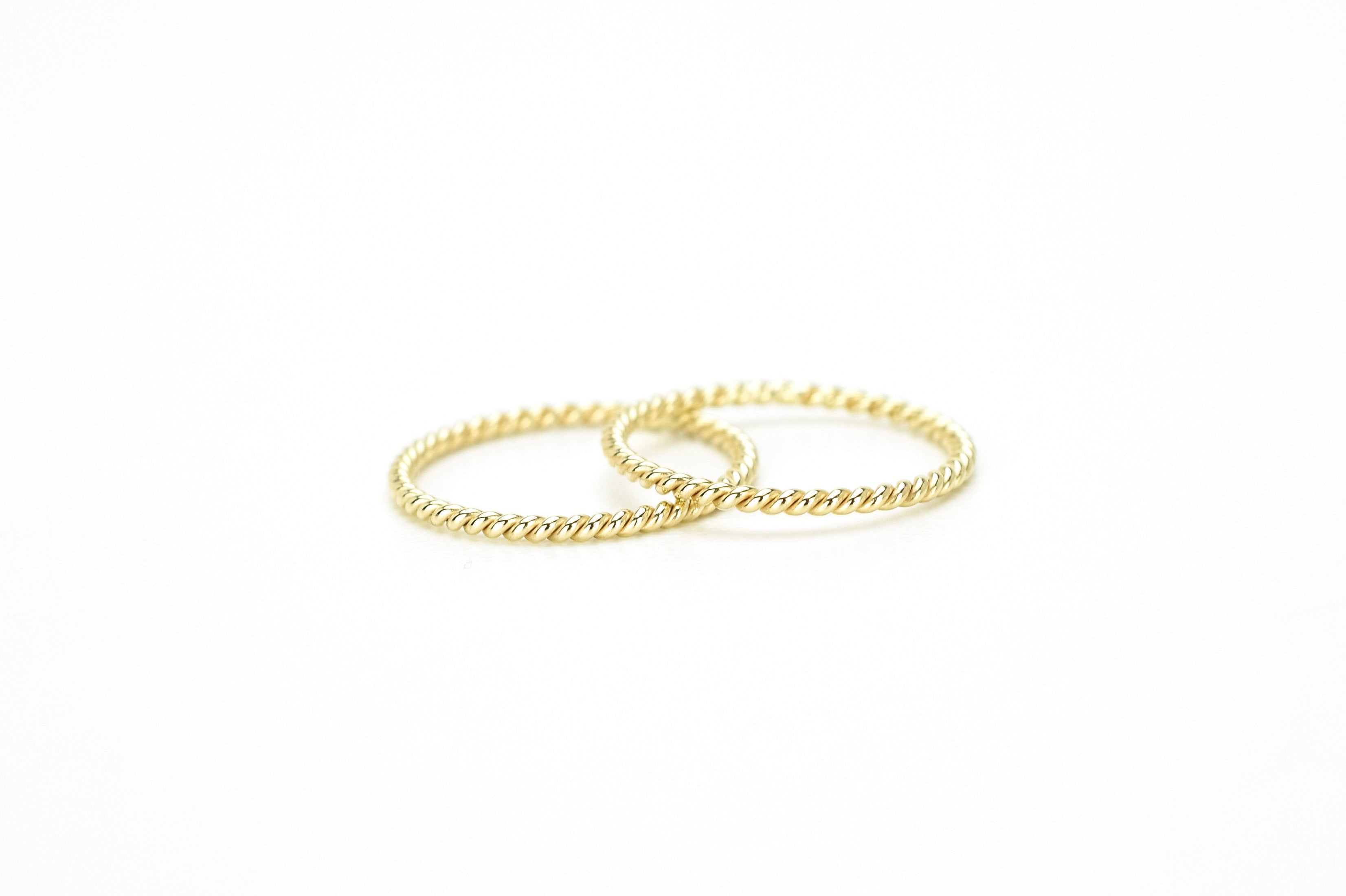 Twistend ring 14k Goud, twisted ringen, 2 aanschuif ringen, 2 vlecht ringen goud, 2 gedraaide ringen 14k, gouden ringen 2x, stacking ring, 14k aanschuif ringen