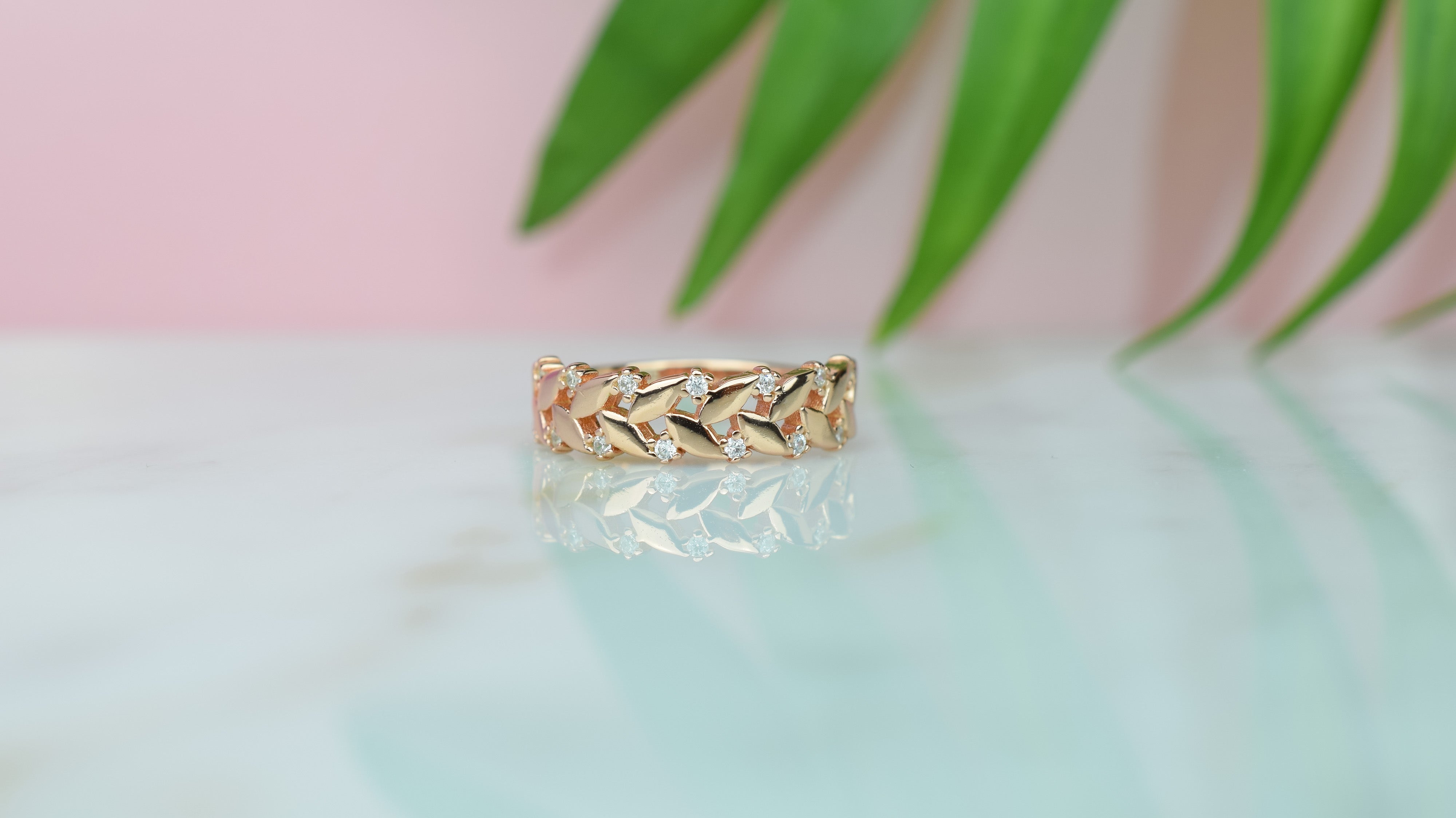 gouden statement ring, leaf ring goud, zilveren ring met blaadjes, blaadjes ring met stenen, blaadjes ring rose goud, gouden ring met blaadjes en stenen