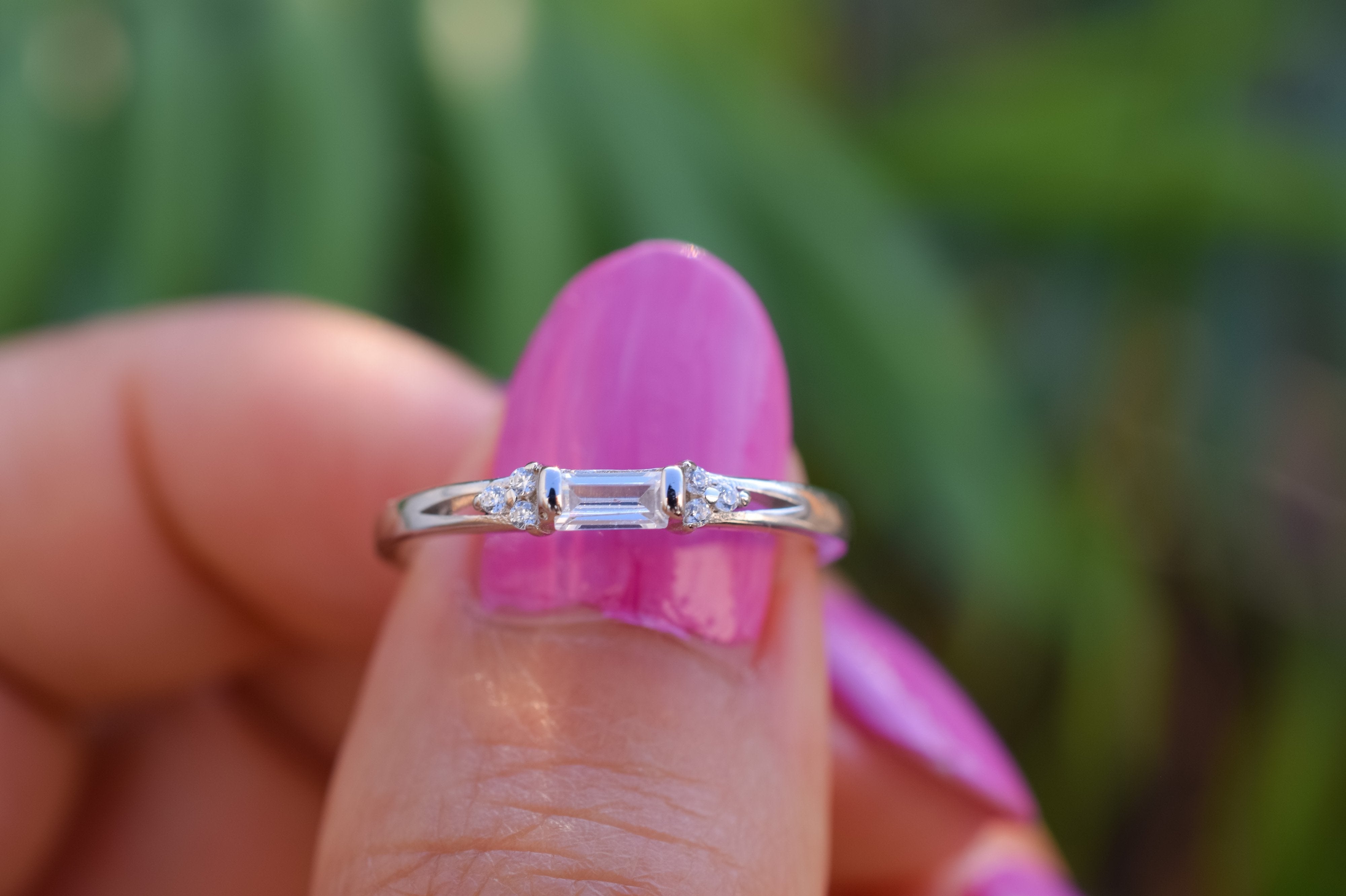 baquette ring, gouden ring voor dames, baquette ring rosegoud, ring met stenen zilver, verlovingsring voor dames, subtiele ring met stenen