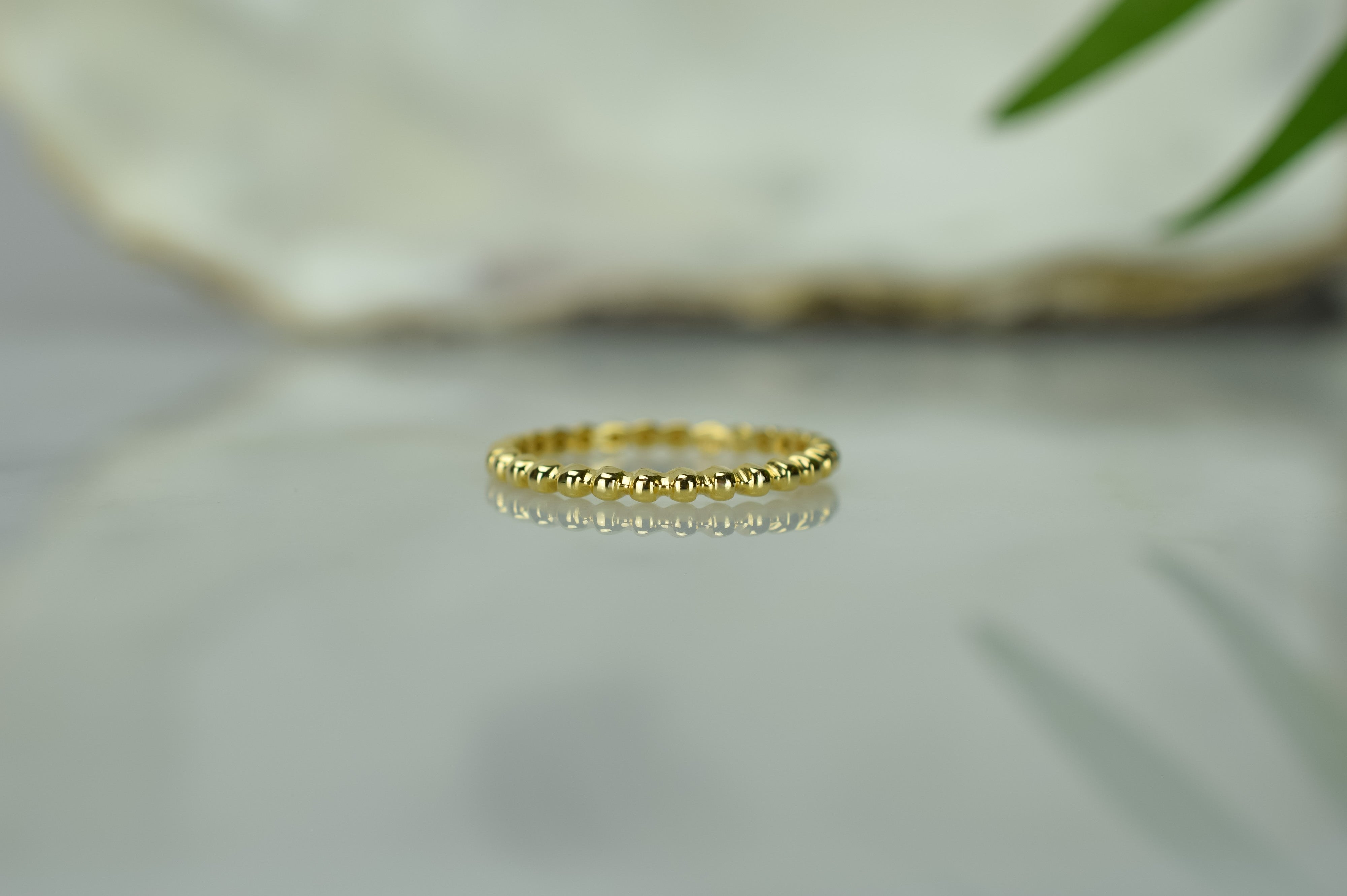 bolletjes ring, stapelring goud, aanschuifring goud, luxe ring, 14k gouden balletjes ring, eternity gouden ring