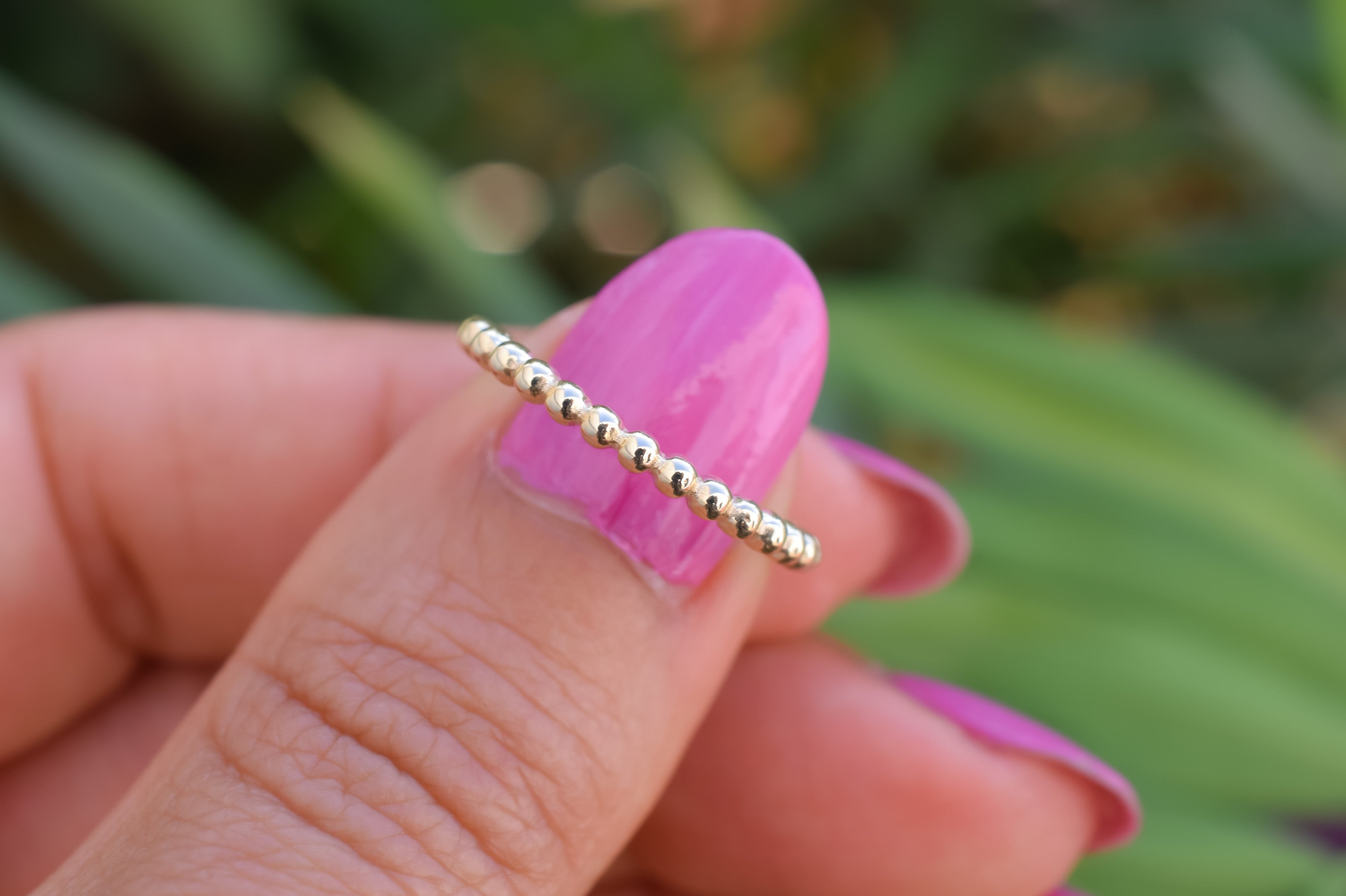 bolletjes ring, stapelring goud, aanschuifring goud, luxe ring, 14k gouden balletjes ring, eternity gouden ring