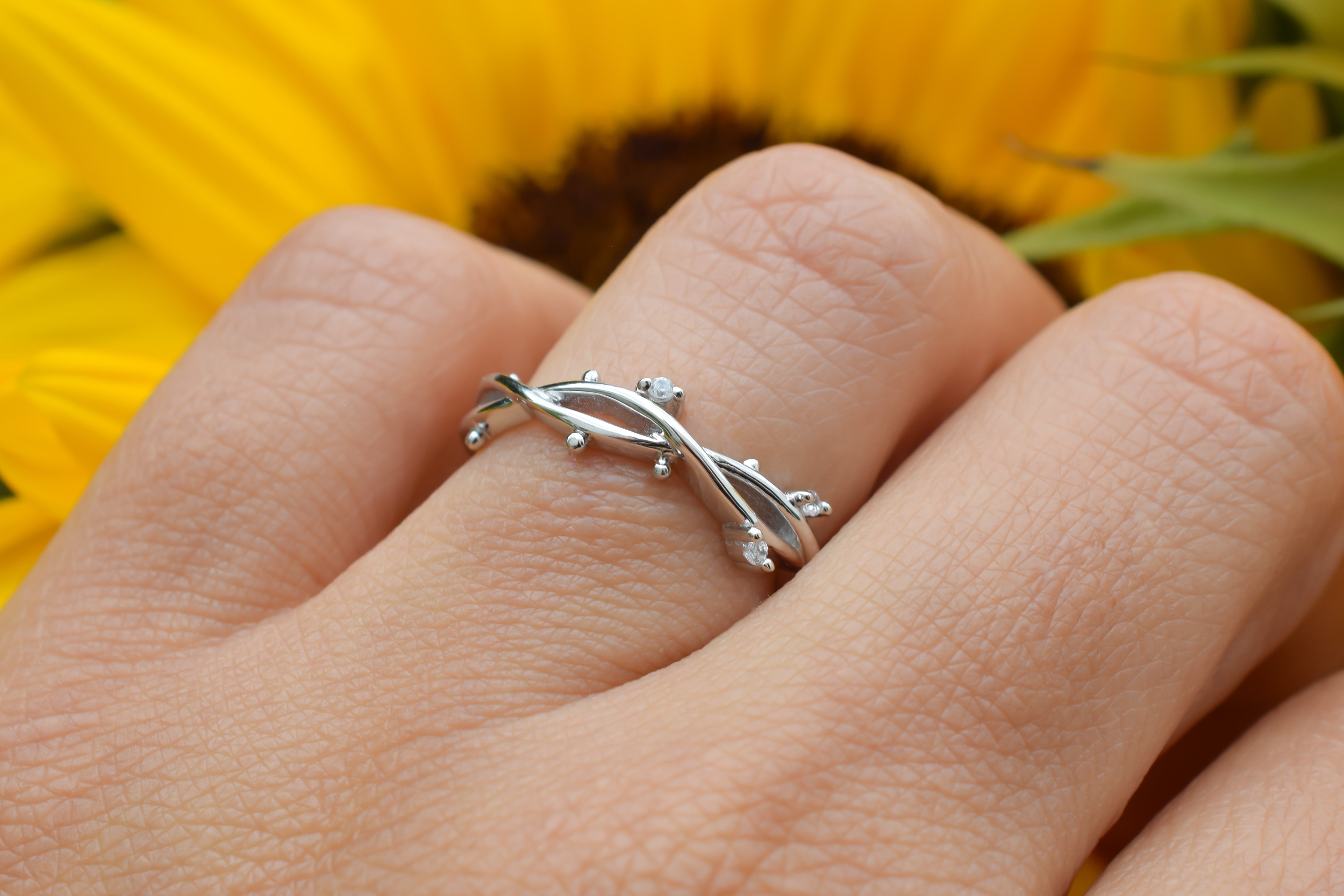 gouden bloemen ring, ring met blaadjes, ring met stenen, verlovingsring, rosegoud ring, zilveren verlovingsring