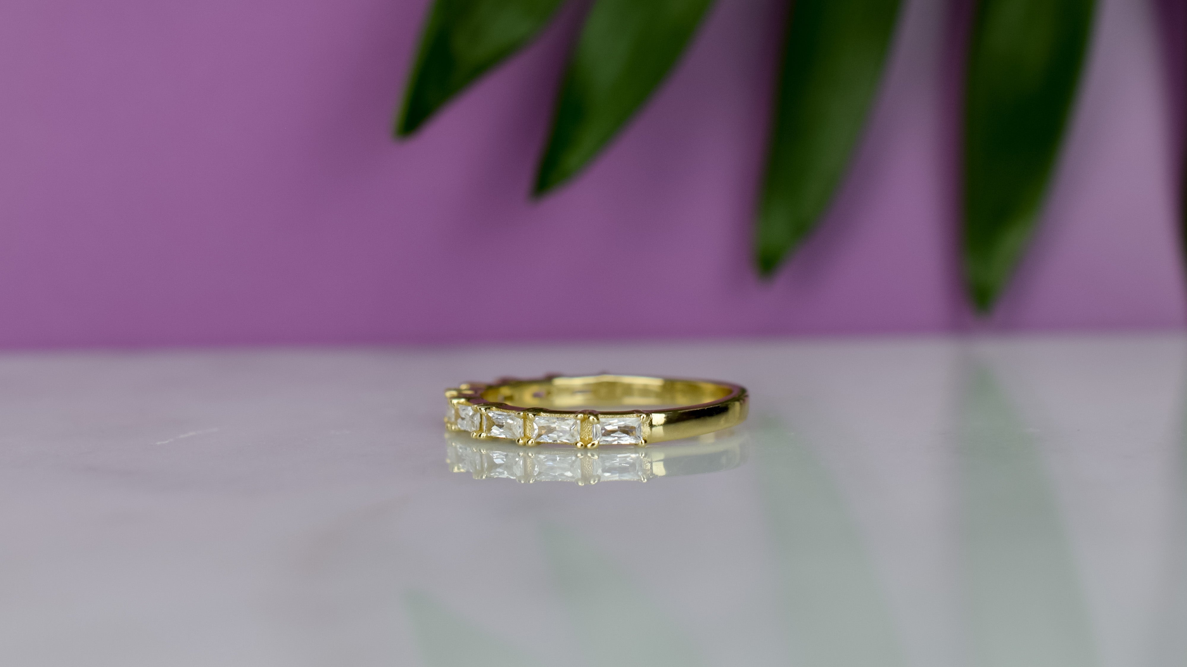 aanschuifring goud, gouden aanschuifring met stenen, verlovingsring zilver, zilveren ring, stapelring zilver, zilveren ring met diamant, vierkante stenen ring, infinity ring met stenen
