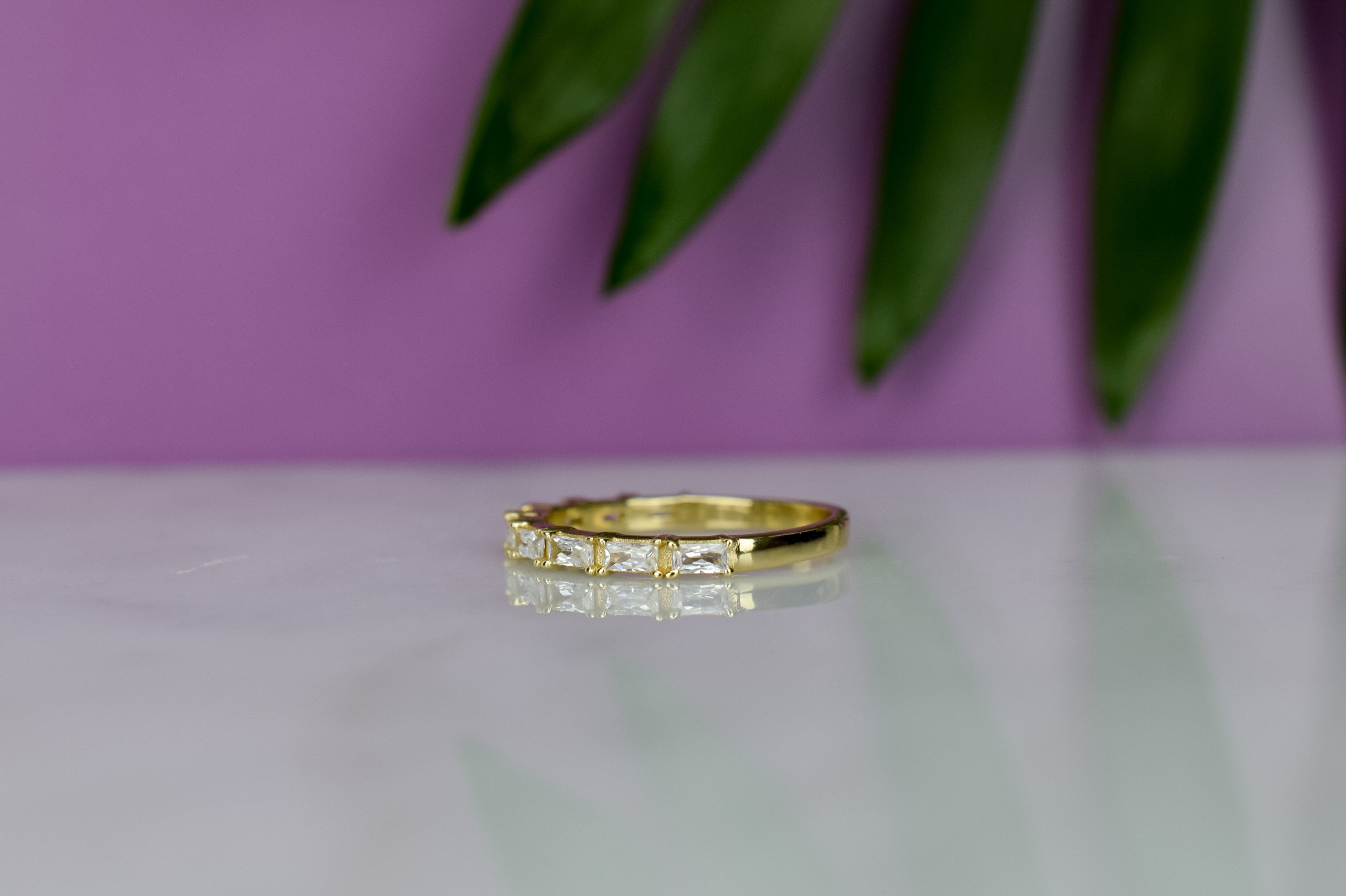 aanschuifring goud, gouden aanschuifring met stenen, verlovingsring zilver, zilveren ring, stapelring zilver, zilveren ring met diamant, vierkante stenen ring, infinity ring met stenen