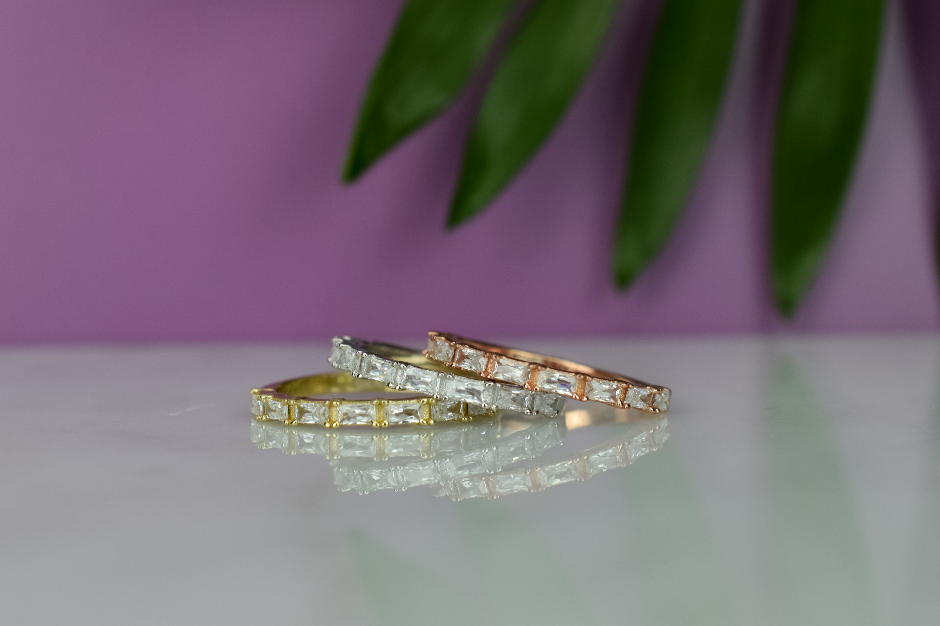 aanschuifring goud, gouden aanschuifring met stenen, verlovingsring zilver, zilveren ring, stapelring zilver, zilveren ring met diamant, vierkante stenen ring, infinity ring met stenen