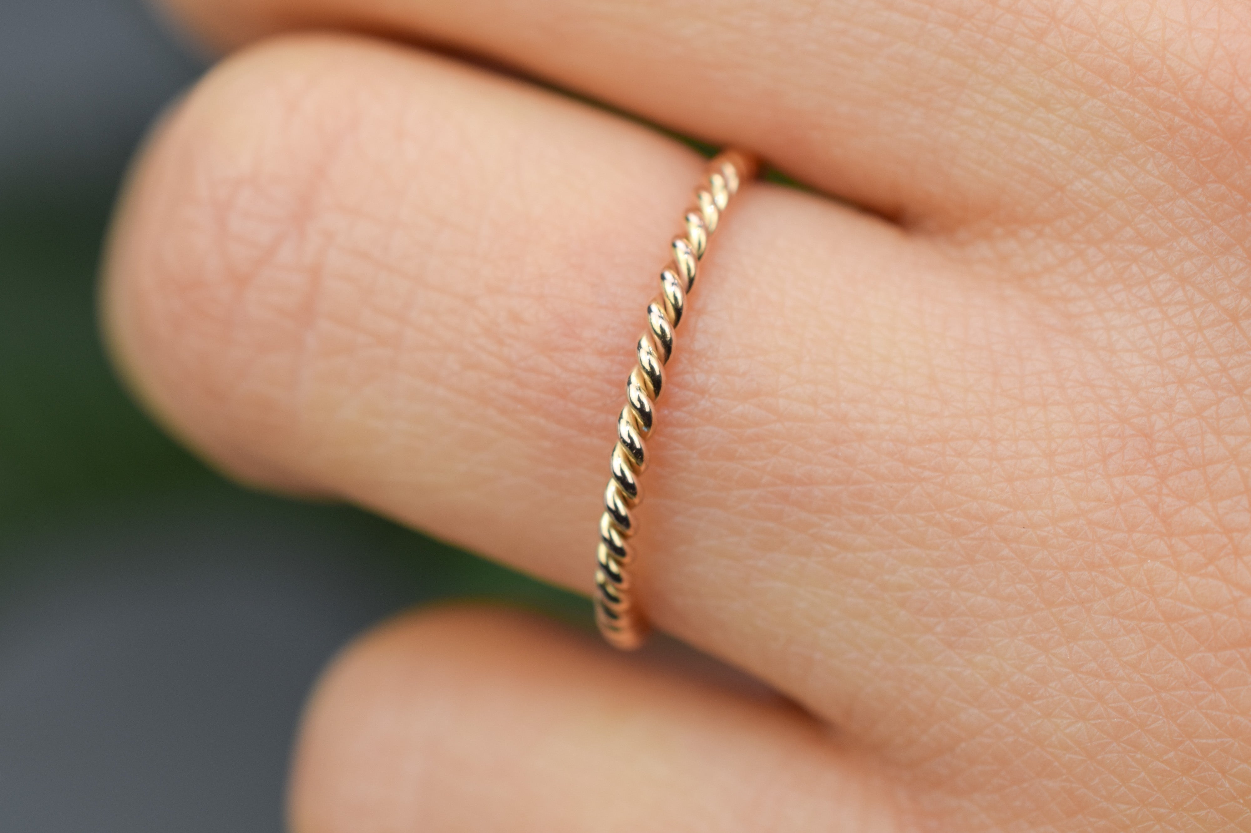 Twistend ring 14k Goud, twisted ringen, aanschuif ringen, vlecht ringen goud, gedraaide ringen 14k, gouden ring, stacking ring, 14k aanschuif ring
