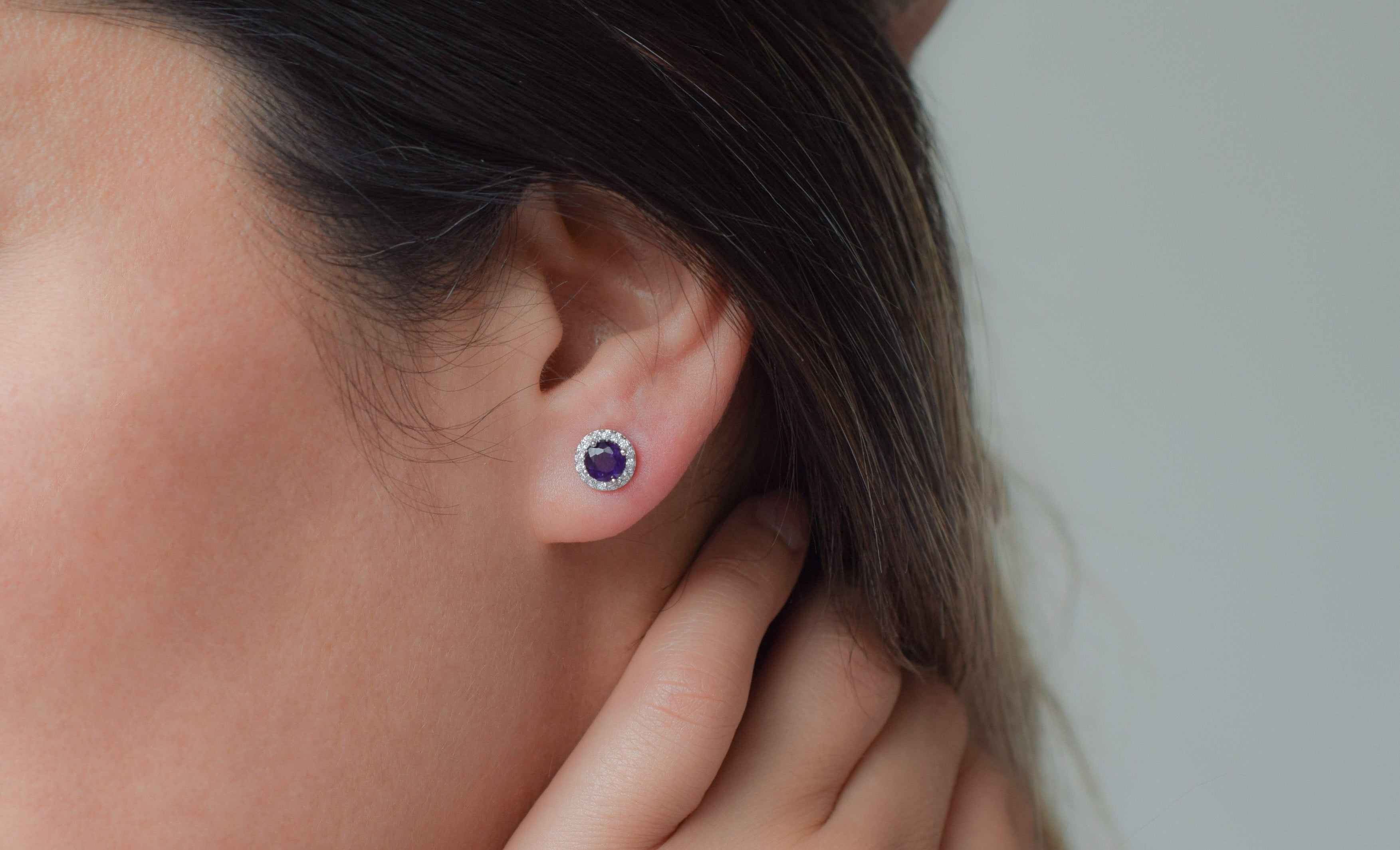 Amethist oorknoppen, bemyjewels, verona, halo oorknoppen, paarse oorbellen, zilveren oorbellen, amethist ronde oorbellen, geboortesteen oorknoppen, amethist birthstone jewelry, sieraden, fine jewelry