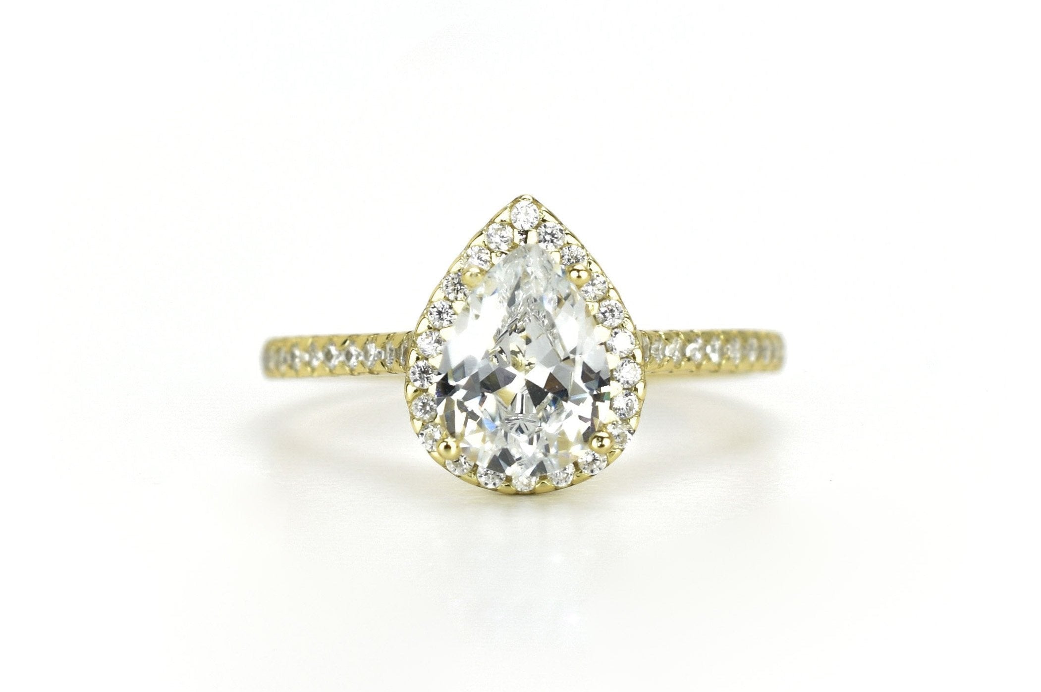 Peervormige ring met stenen, rose ring met stenen, peer ring rosegoud, verlovingsring dames, ring peervormige steen, druppelvormige ring met steen, trouwring goud