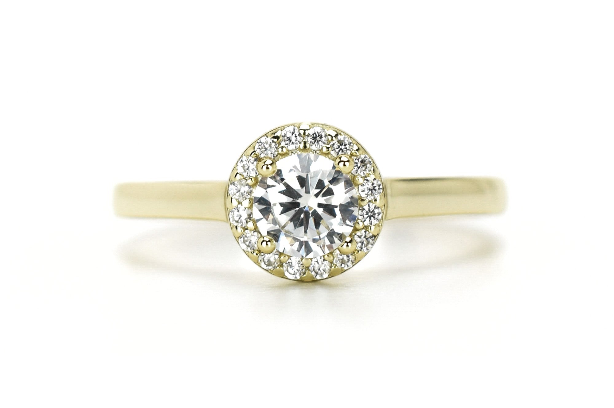 halo gouden ring, 18k goud, verlovingsring, ronde ring, gouden ronde ring, stapel ring, bruidsring