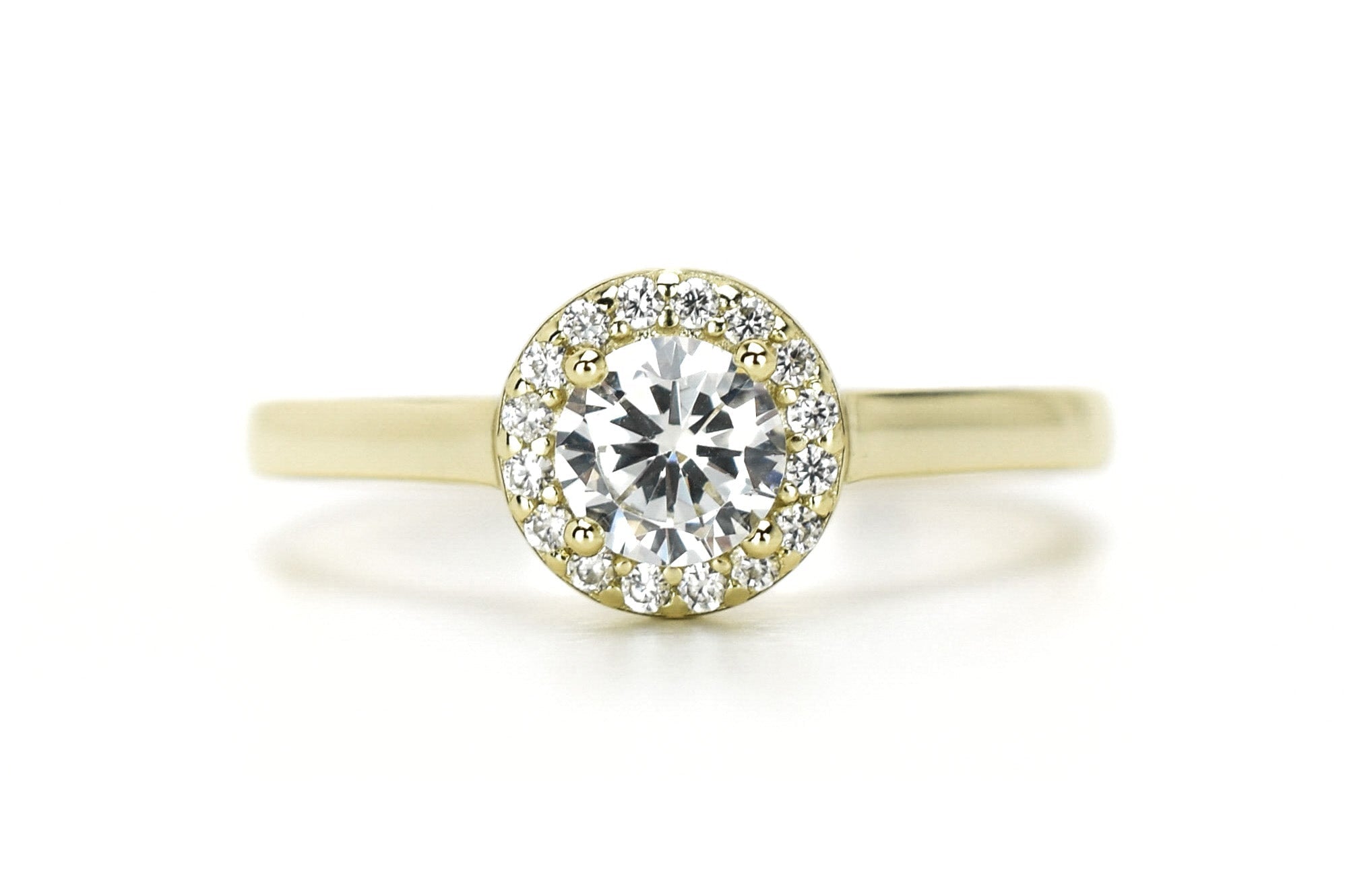 halo gouden ring, 18k goud, verlovingsring, ronde ring, gouden ronde ring, stapel ring, bruidsring