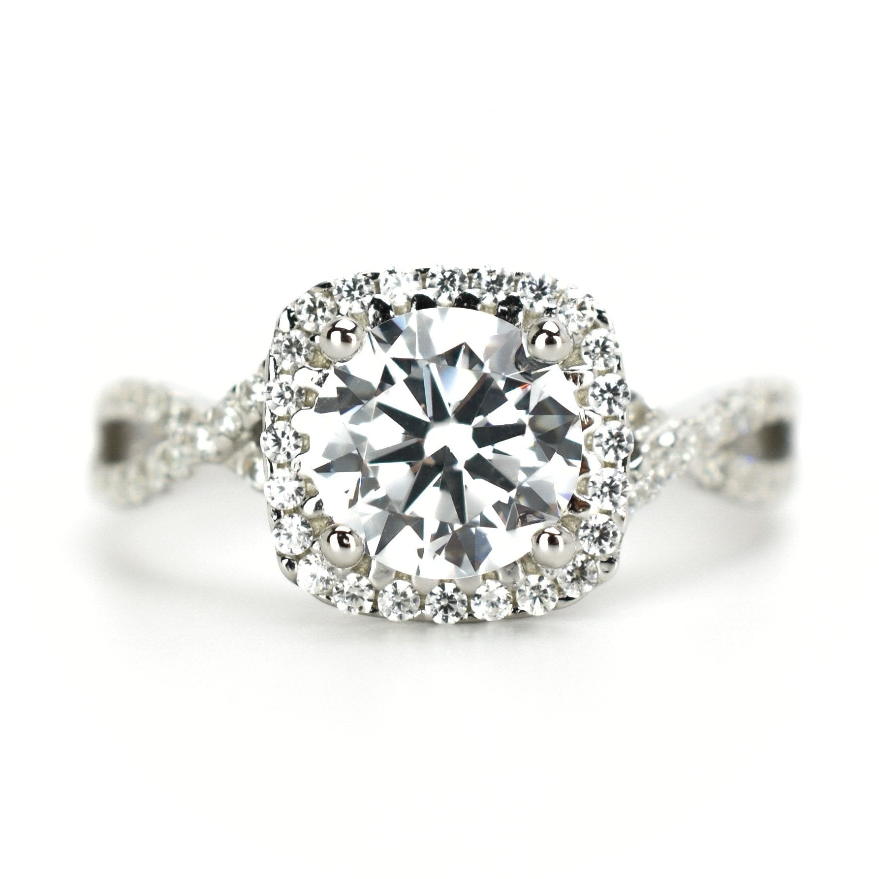 gouden ring, viekante gouden ringm infinity ring, verlovingsring, bemyjewels, vierkante grote steen ring, twisted ring goud, unieke verlovingsring, vierkante zilveren ring, ring met vierkante steen, ring met dubbele band, ring met stenen rosegoud, ring met stenen zilver