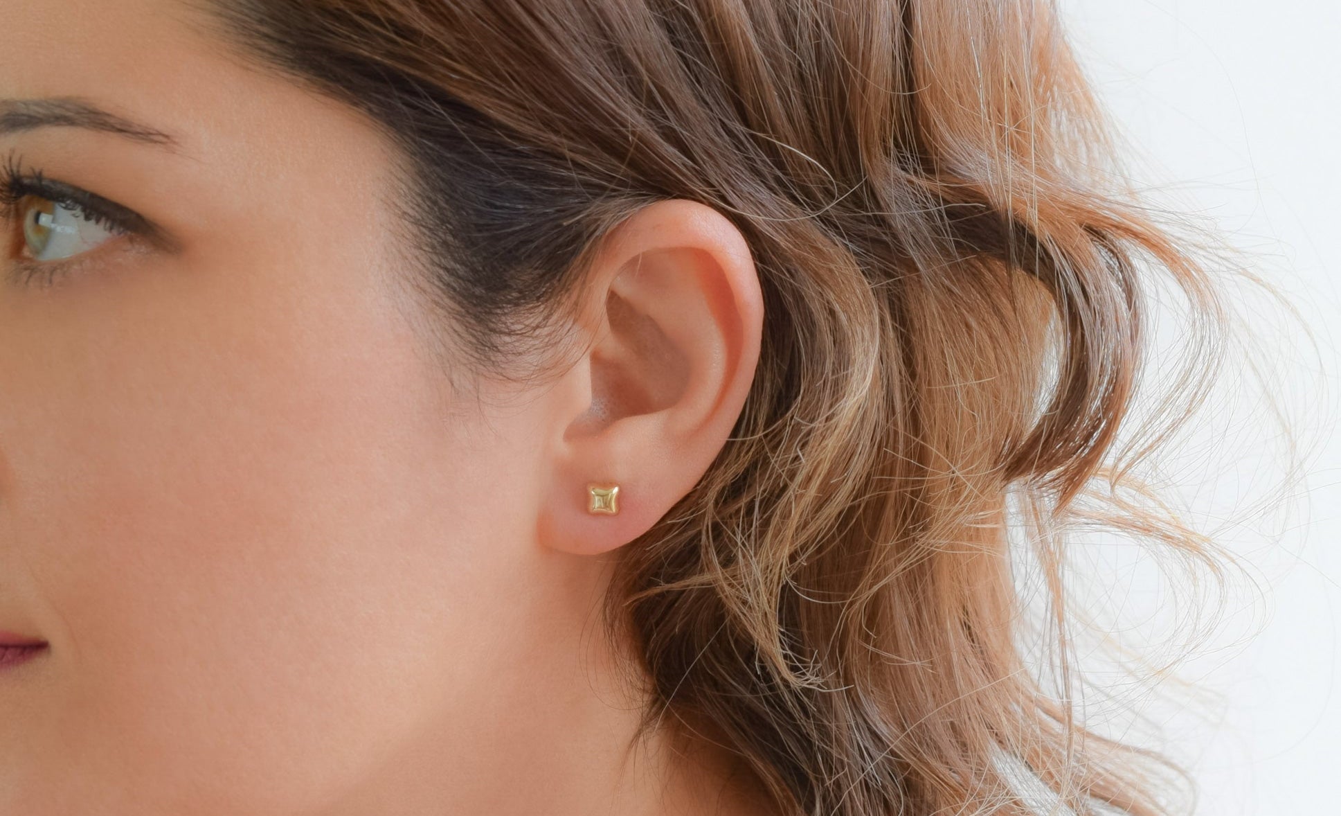 gouden vierkante oorbellen, 14k vierkante oorbellen, oorknoppen goud, vierkante gouden dames oorbellen, klassieke oorbellen, unieke gouden oorbellen, kleine oorknoppen vierkant