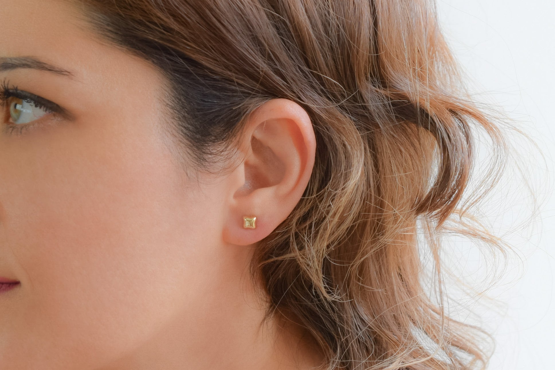 gouden vierkante oorbellen, 14k vierkante oorbellen, oorknoppen goud, vierkante gouden dames oorbellen, klassieke oorbellen, unieke gouden oorbellen, kleine oorknoppen vierkant