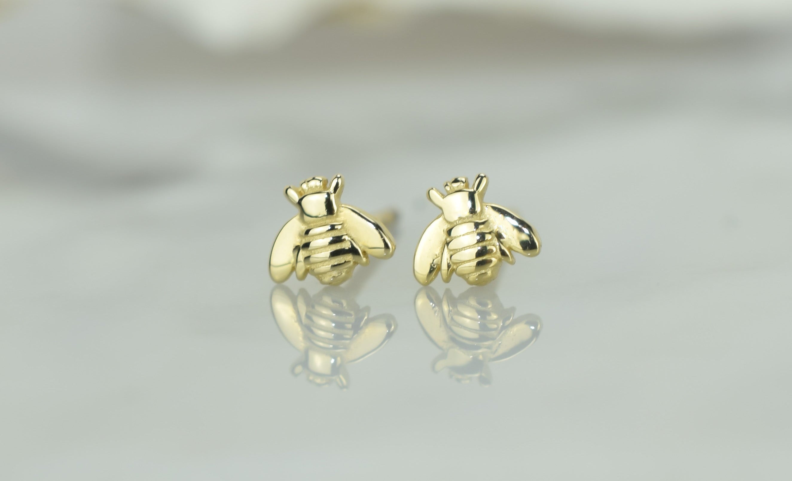 14k gouden bijtjes oorknoppen, oorbellen bijtjes 14k, kleine oorbellen goud voor dames, dames 14k oorbellen, petite gouden oorknoppen