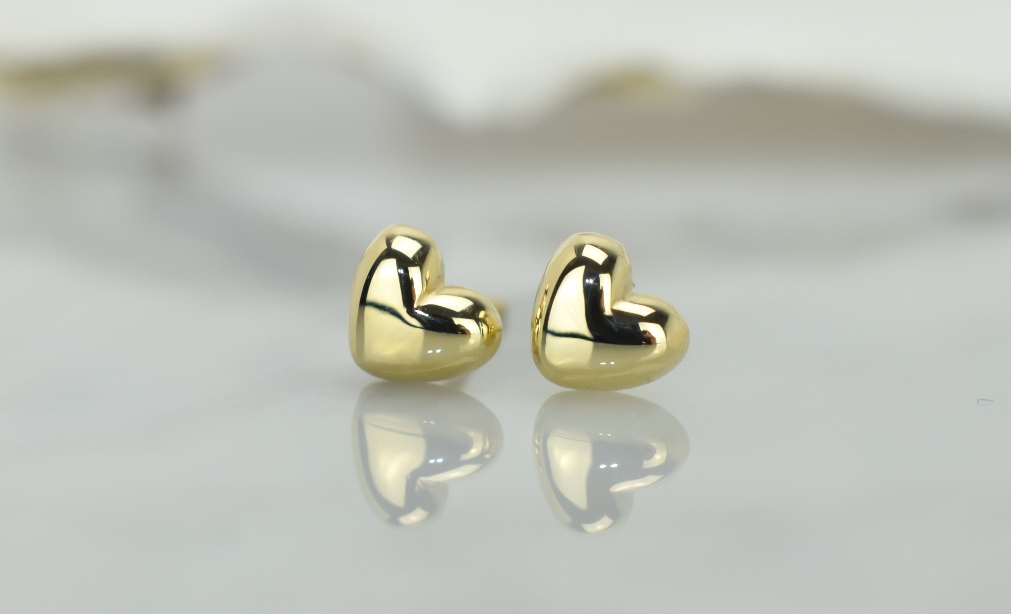 14k gouden harten oorbellen, gouden hartjes oorknoppen, dames ghart oorbellen, meisjes hartjes oorbellen goud, gouden oorbellen hartjes, 14k kleine hart oorbellen, dichte oorbellen hartjes goud