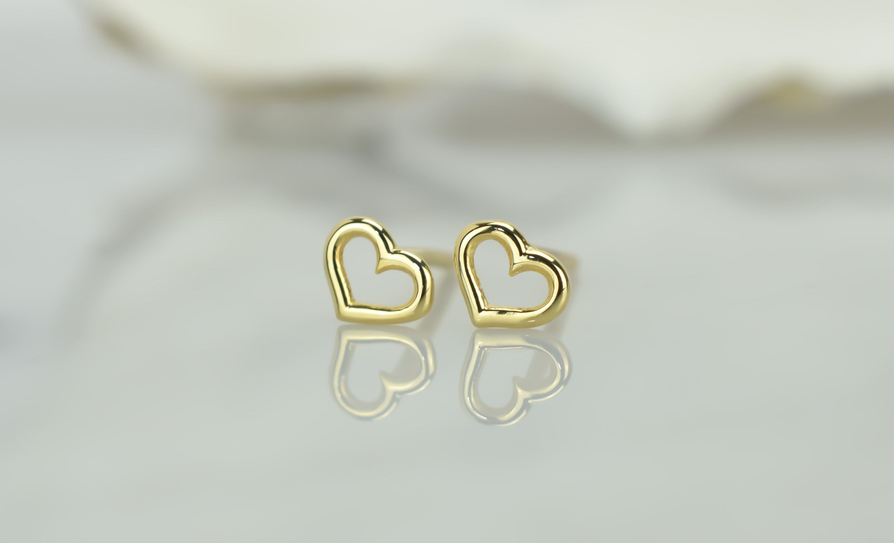 Gouden hart oorknoppen, 14 karaat oorbellen, oorbellen open hartjes, 14k kleine hartjes oorknoppen goud, oorbellen gouden voor dames, kinder gouden oorbellen hartjes