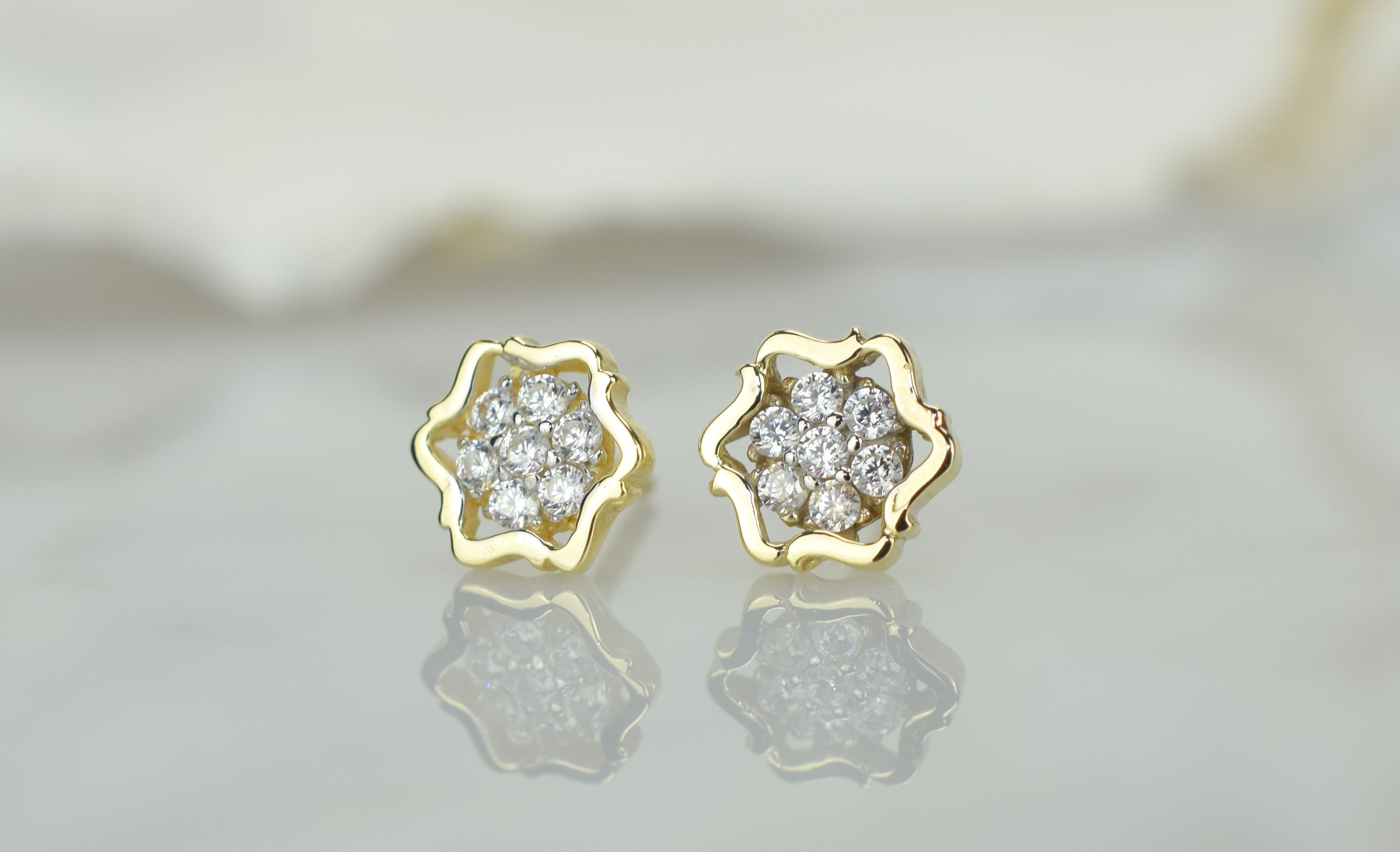 gouden oorknoppen met stenen, 14k oorbellen met stenen, bloemen oorknoppen, 14 karaat bloemvormige oorbellen