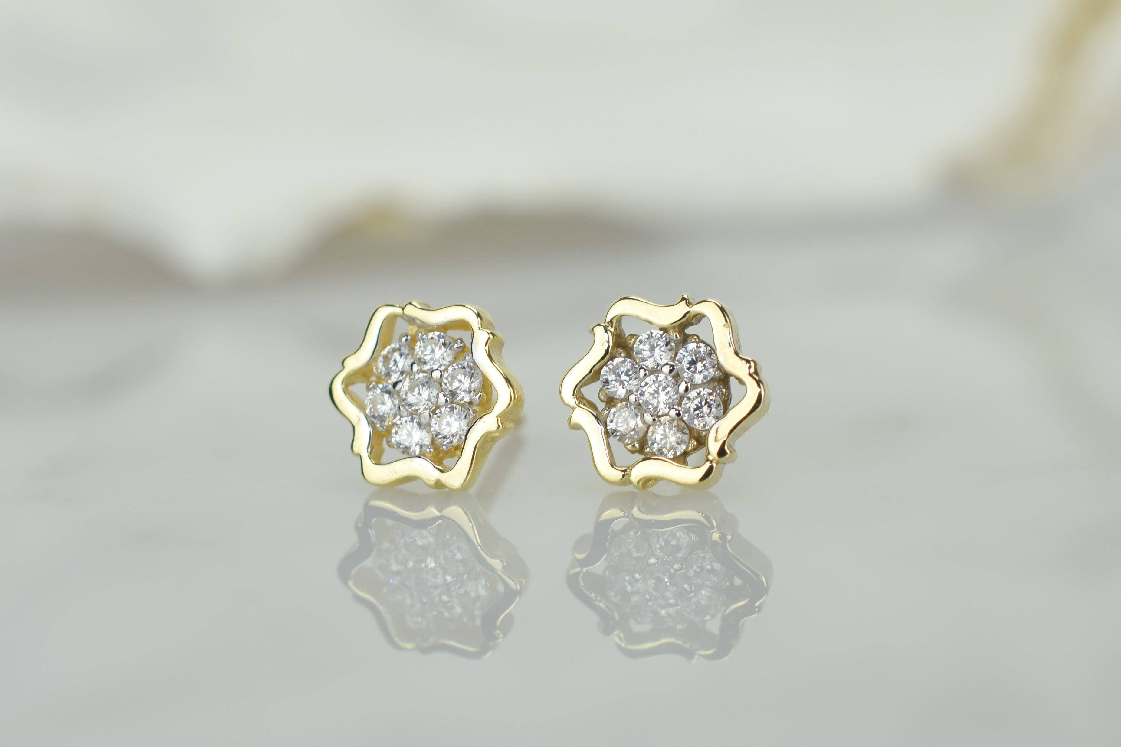 gouden oorknoppen met stenen, 14k oorbellen met stenen, bloemen oorknoppen, 14 karaat bloemvormige oorbellen