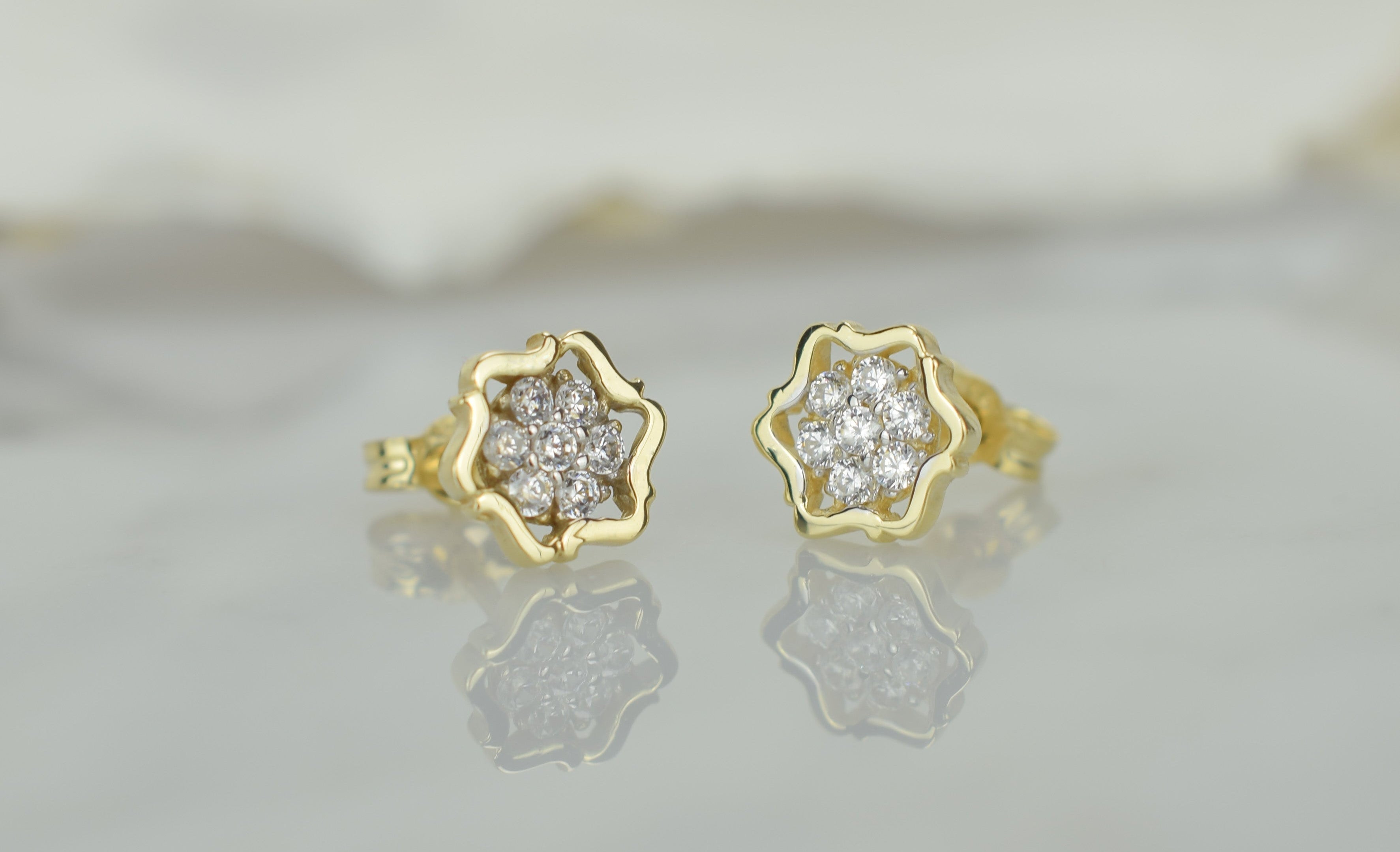 gouden oorknoppen met stenen, 14k oorbellen met stenen, bloemen oorknoppen, 14 karaat bloemvormige oorbellen