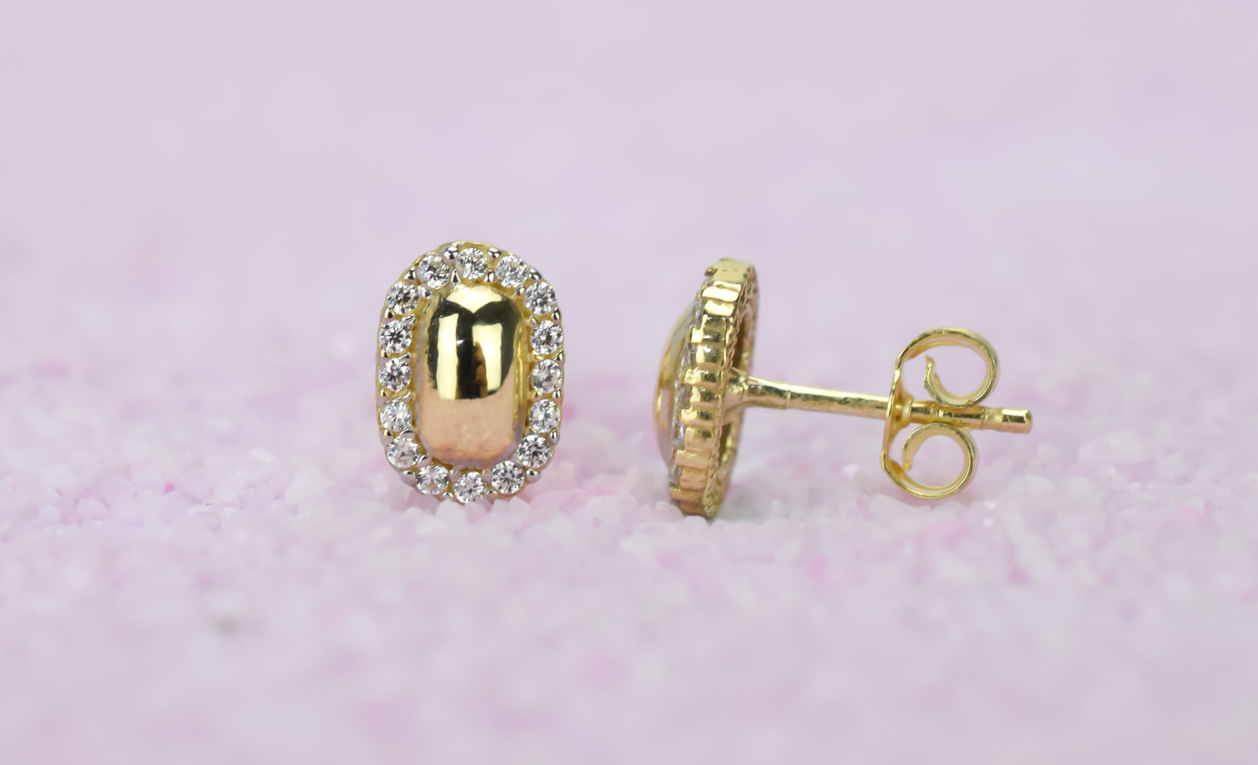 14k oorbellen, rechthoekige oorbellen, halo oorbellen goud, 14k dames gouden oorbellen, oorknoppen 14k met stenen, 14karaat oorbellen rechthoekig, gouden minimalistische oorbellen, gouden klassieke oorbellen