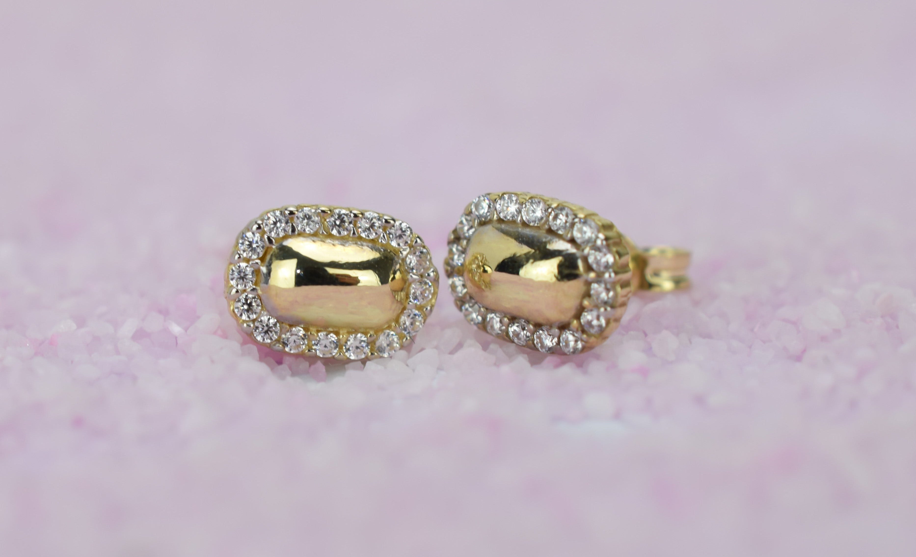 14k oorbellen, rechthoekige oorbellen, halo oorbellen goud, 14k dames gouden oorbellen, oorknoppen 14k met stenen, 14karaat oorbellen rechthoekig, gouden minimalistische oorbellen, gouden klassieke oorbellen