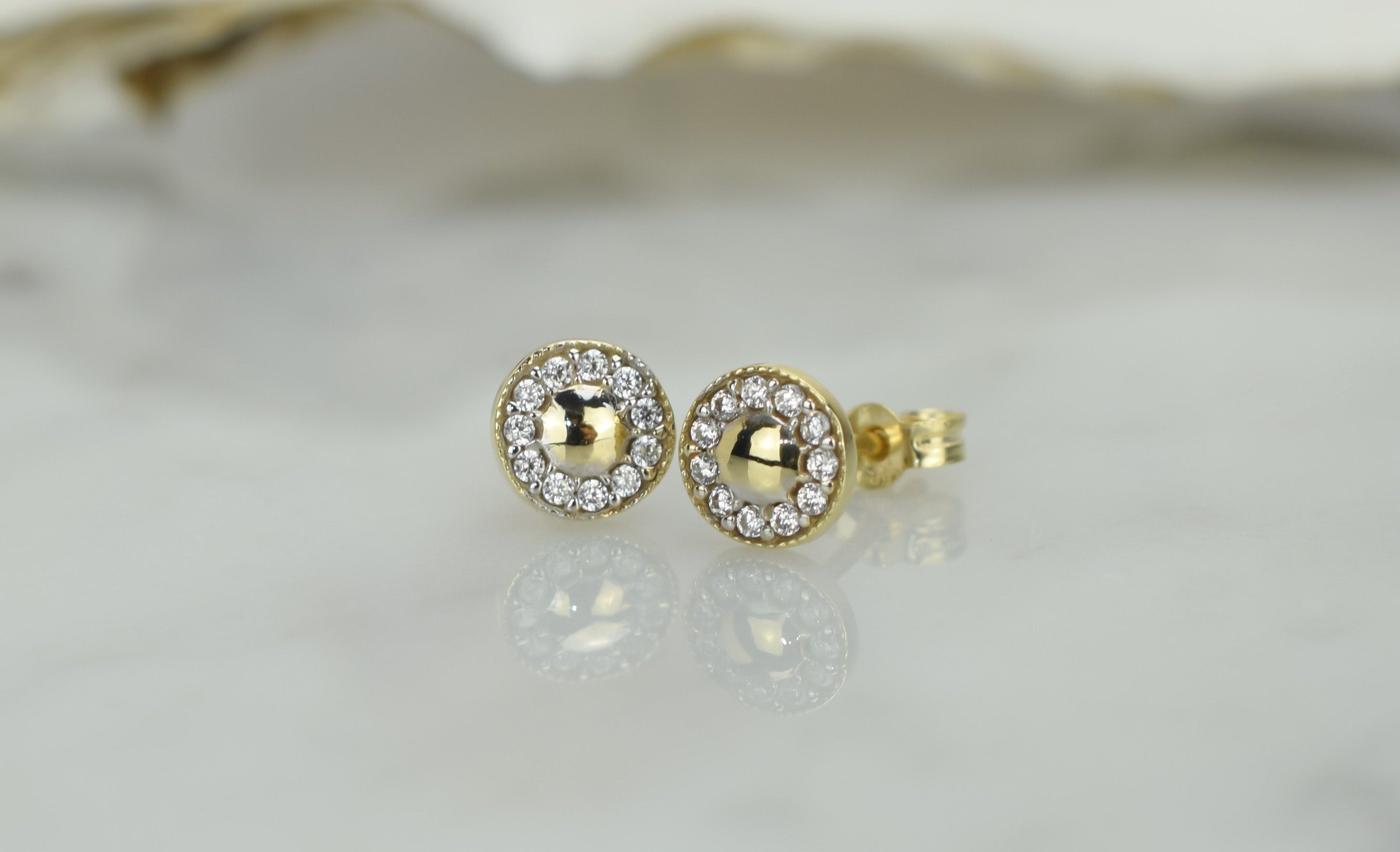 gouden ronde oorbellen, oorbellen met stenen, 14k oorbellen rondjes, halo oorbellen goud, gouden kleine oorbellen met stenen, klassieke oorbellen voor vrouwen, 14k gouden ronde oorbellen voor meisjes, dames oorbellen 14 karaat goud