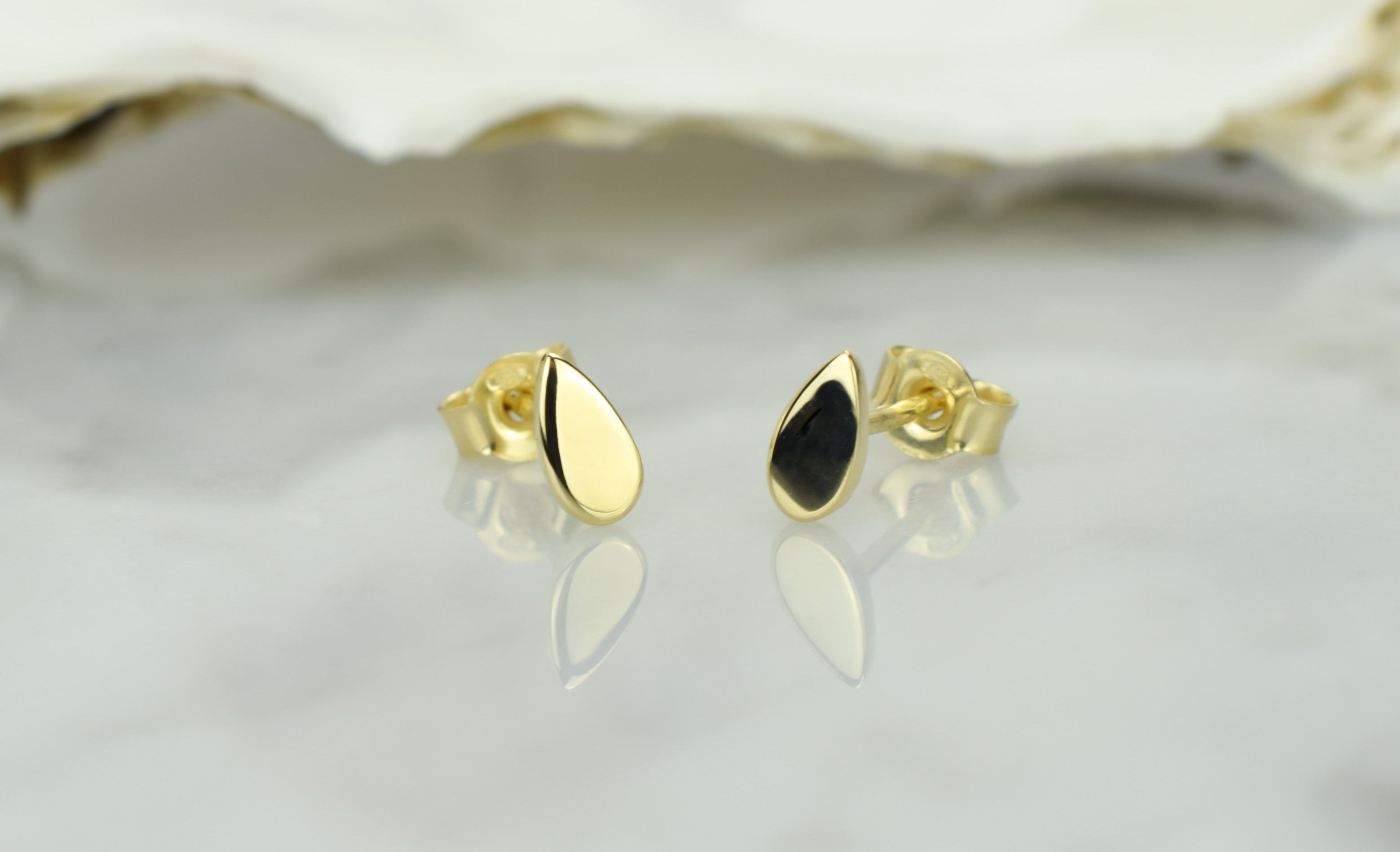 14 karaat goud oorknoppen, oorknoppen 14k druppelvormige, kleine oorbellen voor dames, traanvormige oorbellen