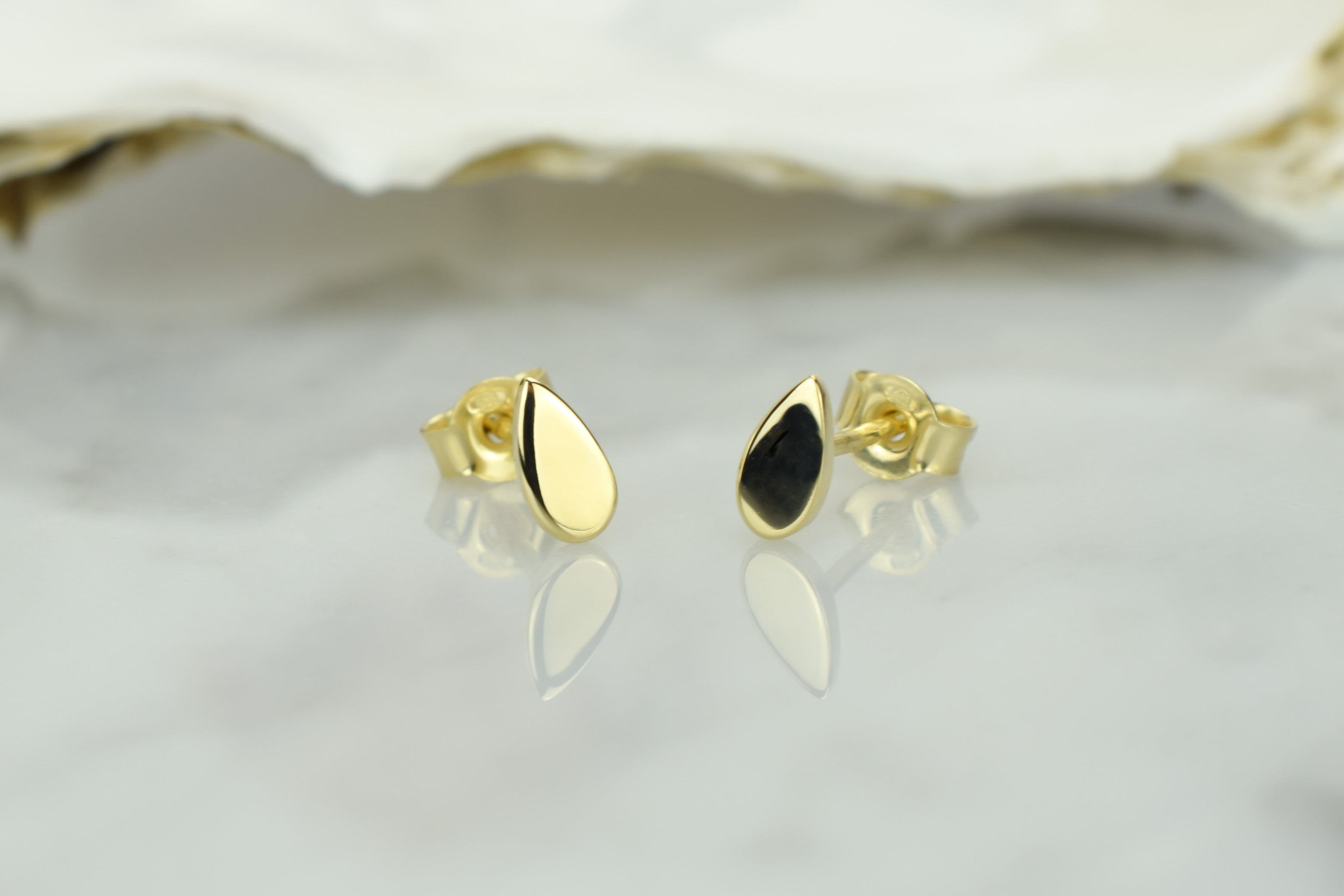 14 karaat goud oorknoppen, oorknoppen 14k druppelvormige, kleine oorbellen voor dames, traanvormige oorbellen