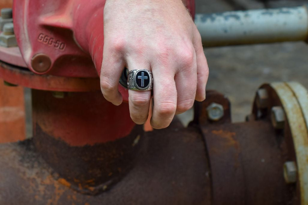 Mannen kruis ring, stoere mannen ring, mannen ring, kruis sieraad voor mannen, stalen ring, stalen kruis ring, grote mannen ring