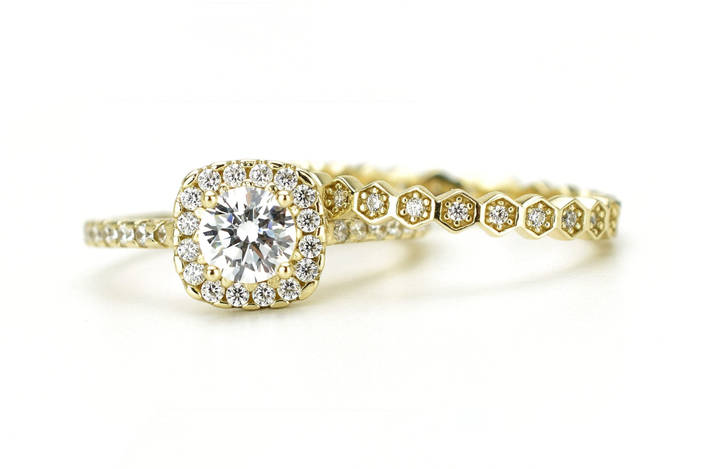 verlovingsring goud, gouden verlovingsring, zilveren verlovingsring, rosegouden verlovingsring, ring met stenen, solitaire zilveren ring met solitaire steen, vierkante ring, zilveren vierkante ring, gouden vierkante ring, ringenset goud, zilveren ringenset solitaire, Honeycomb Ring, Hexagon Ring, ringset, ring set